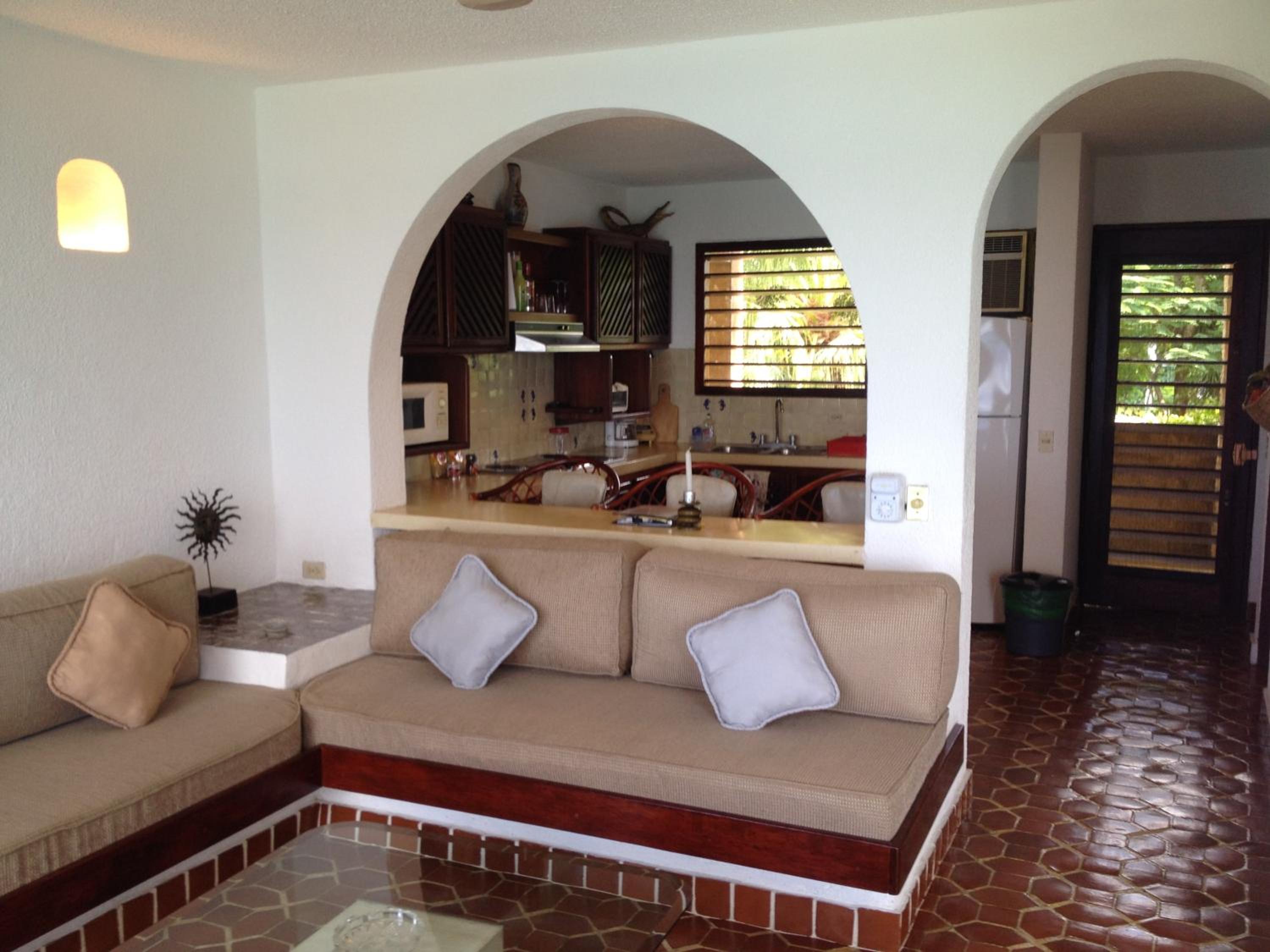 One-Bedroom Apartment - Photo 1