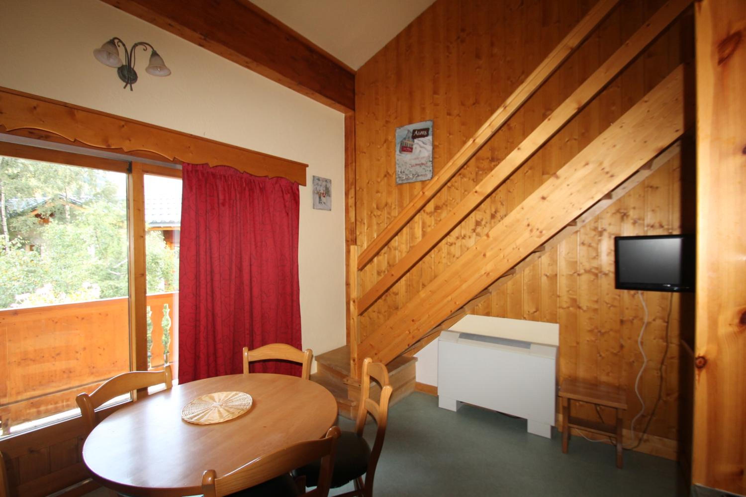 Apartment with Balcony photo 3