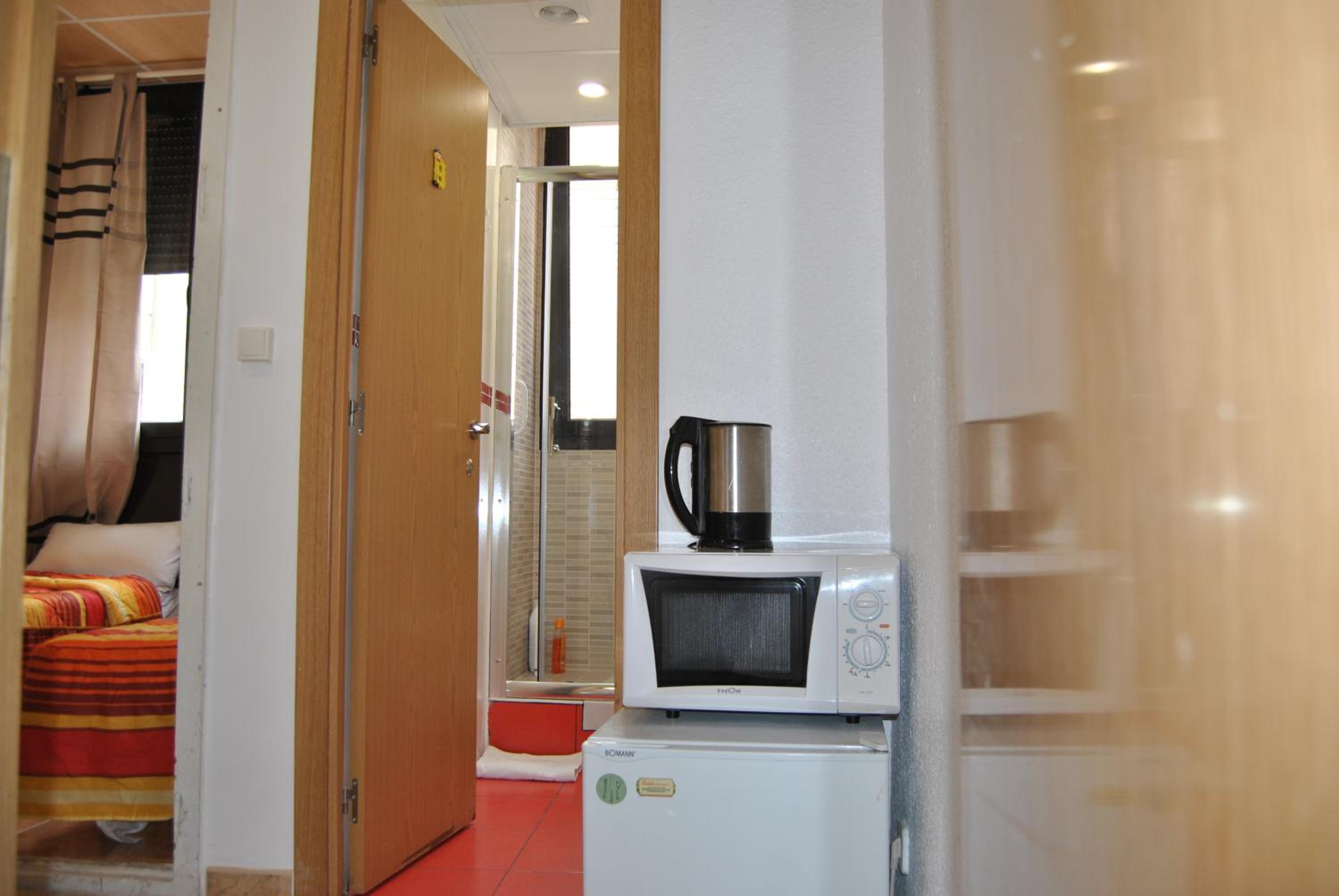 Small Double Room with Private Bathroom photo 3