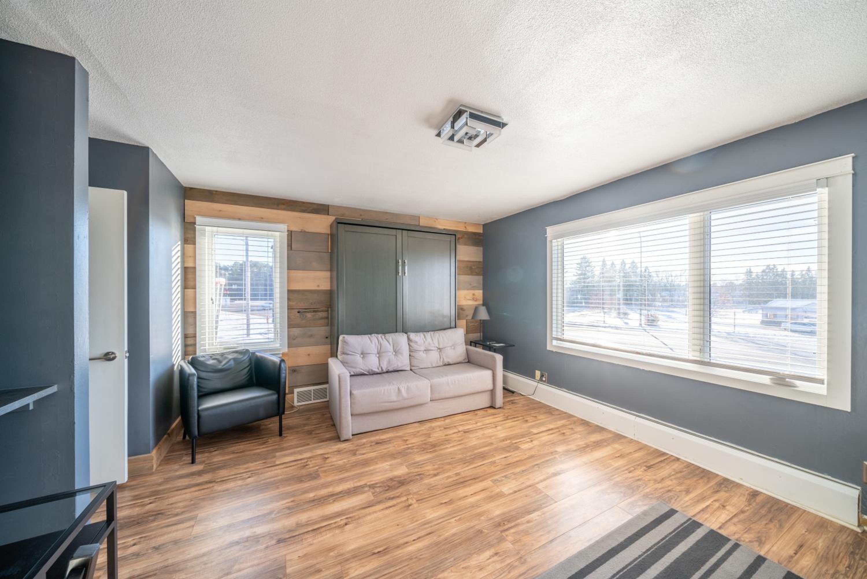 Three-Bedroom Suite photo 2