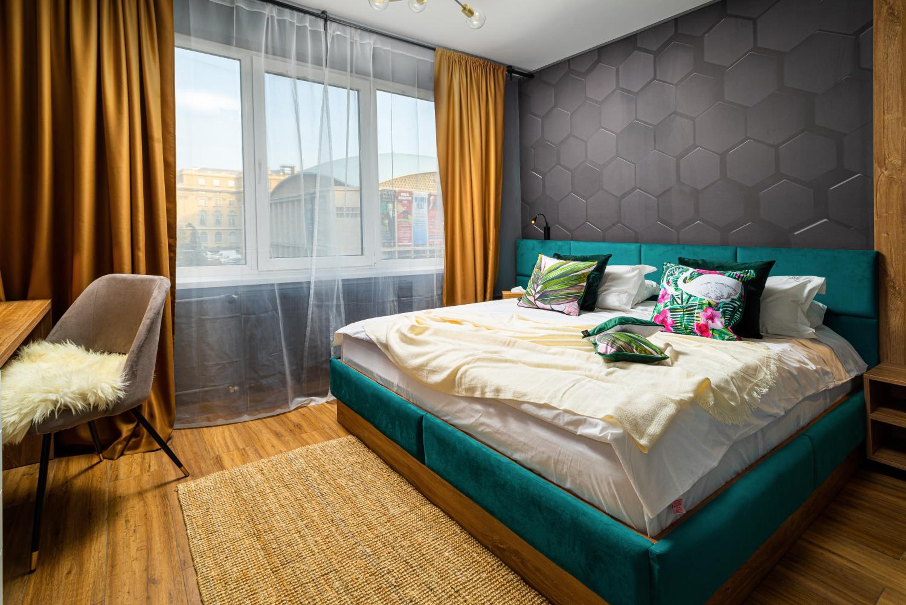 Deluxe Apartment