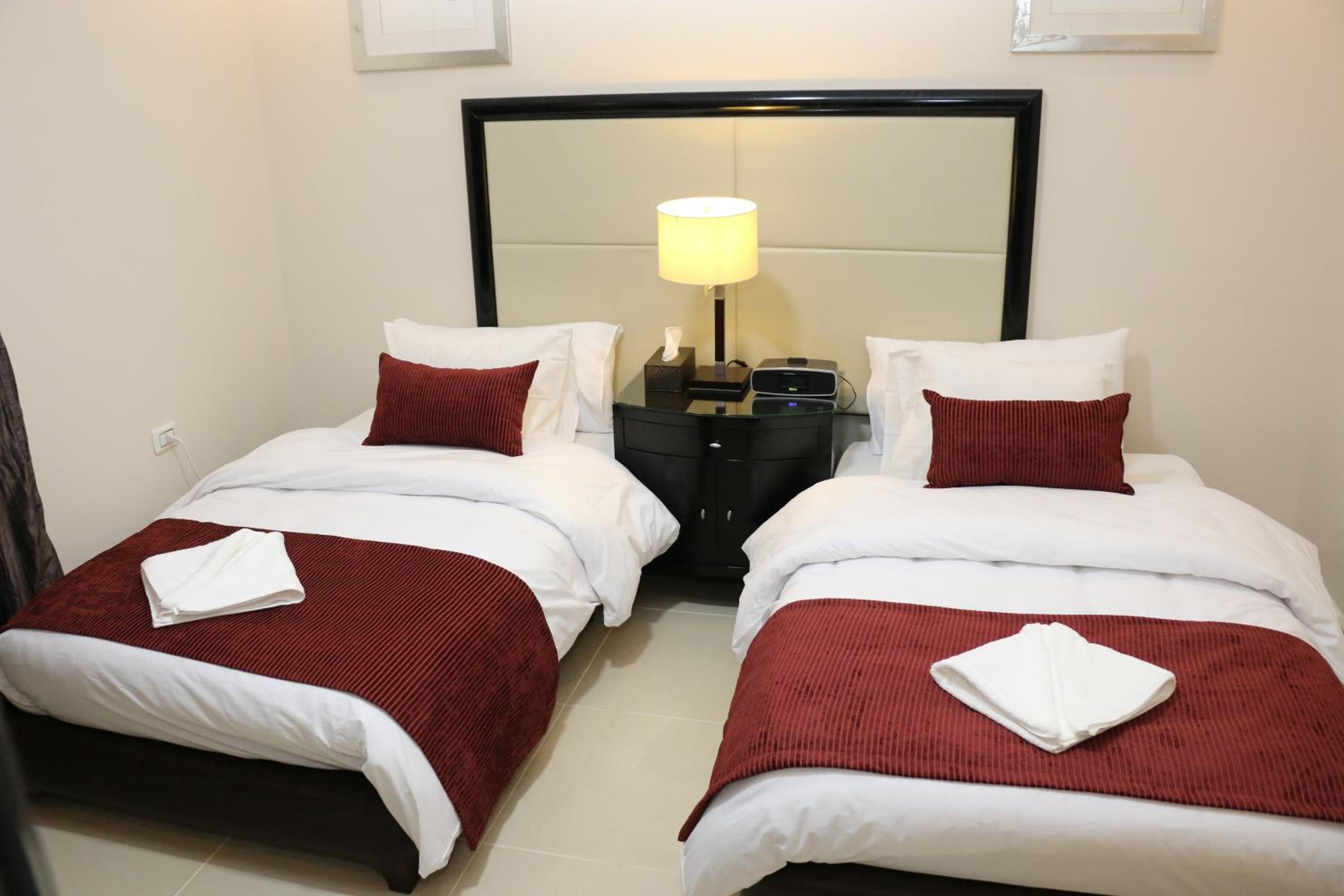 Twin Room with Balcony - Photo 12