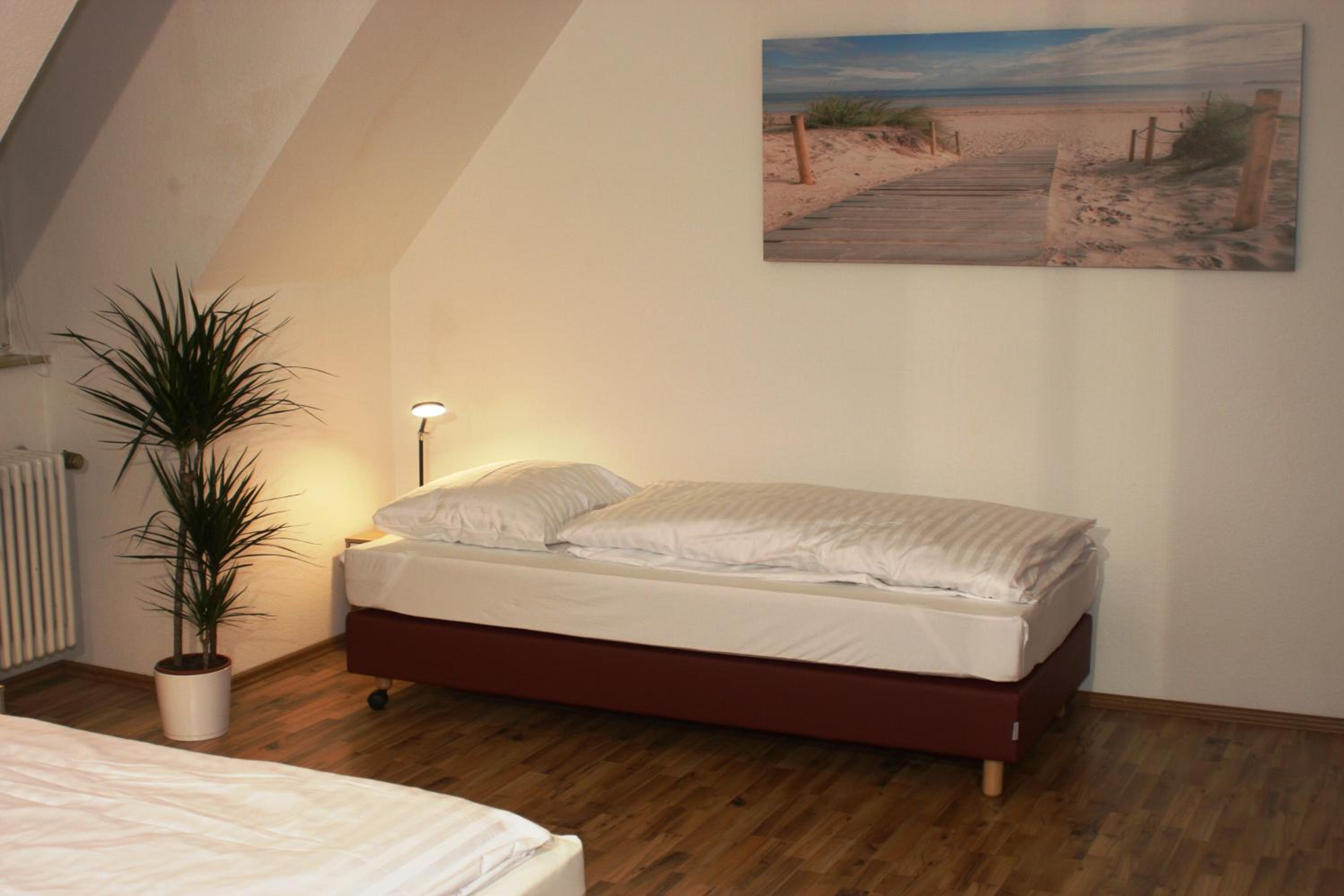 Two-Bedroom Apartment - Photo 7