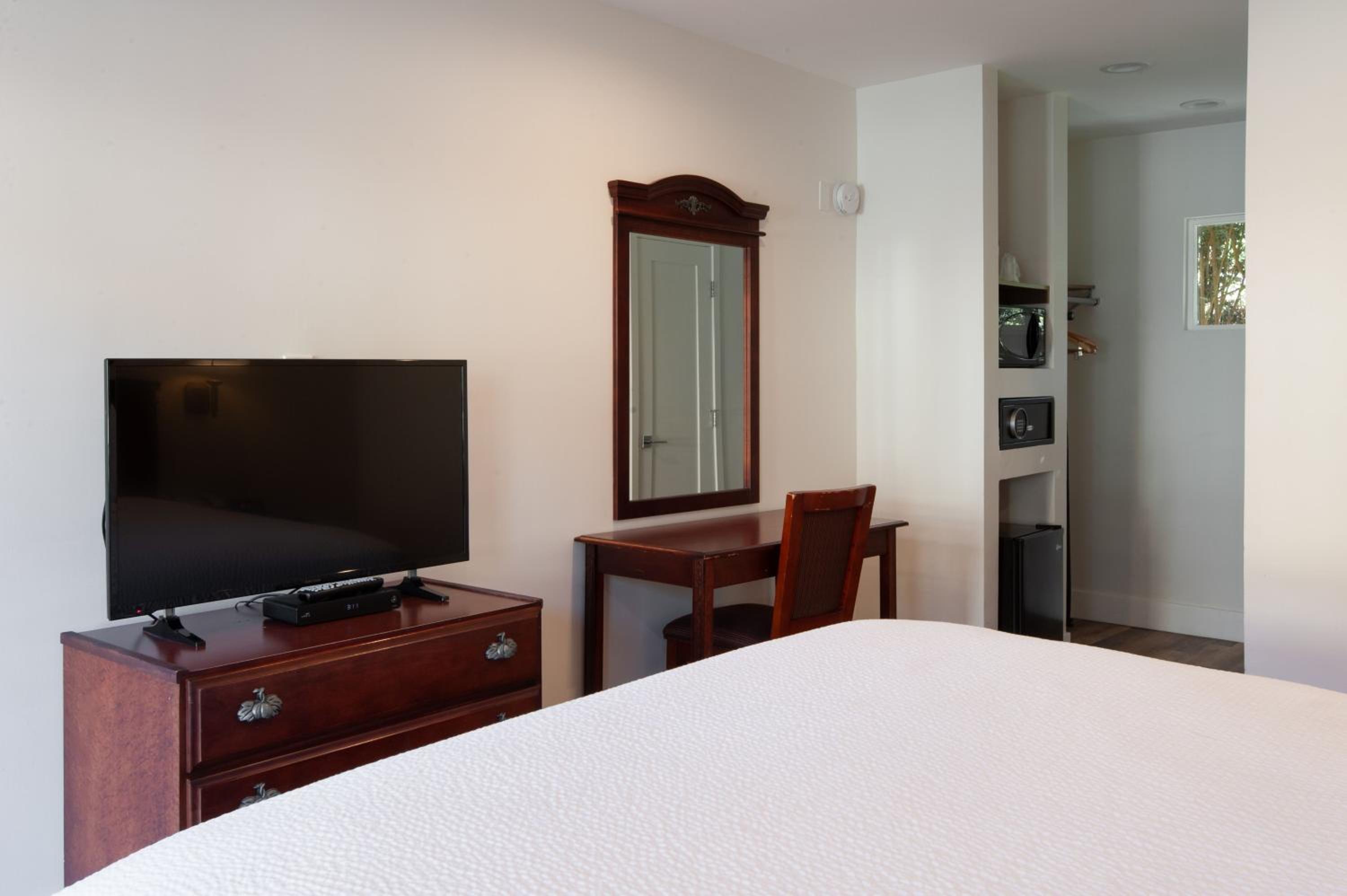 King Room - Non-Smoking