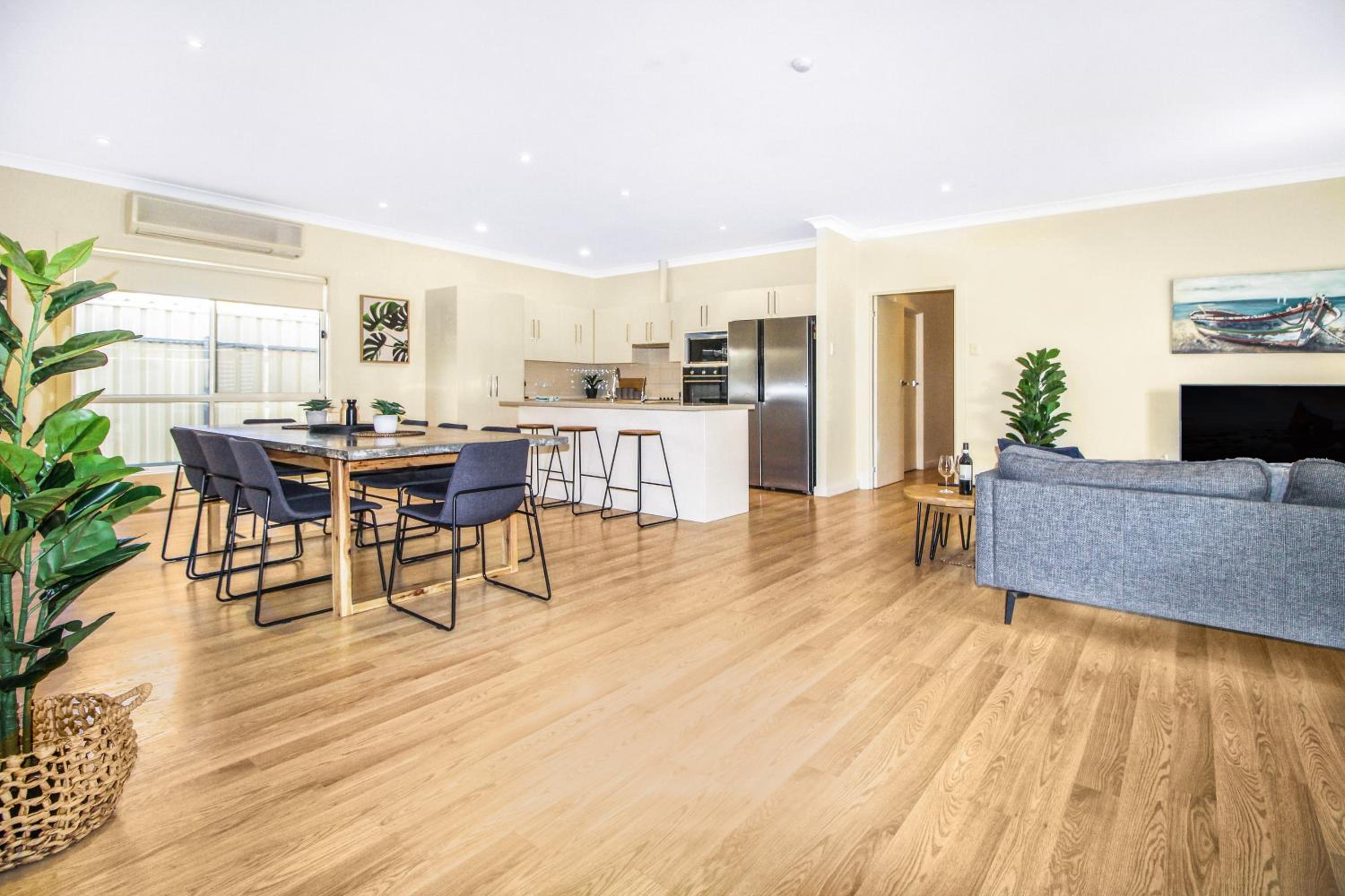 Four-Bedroom House photo 1