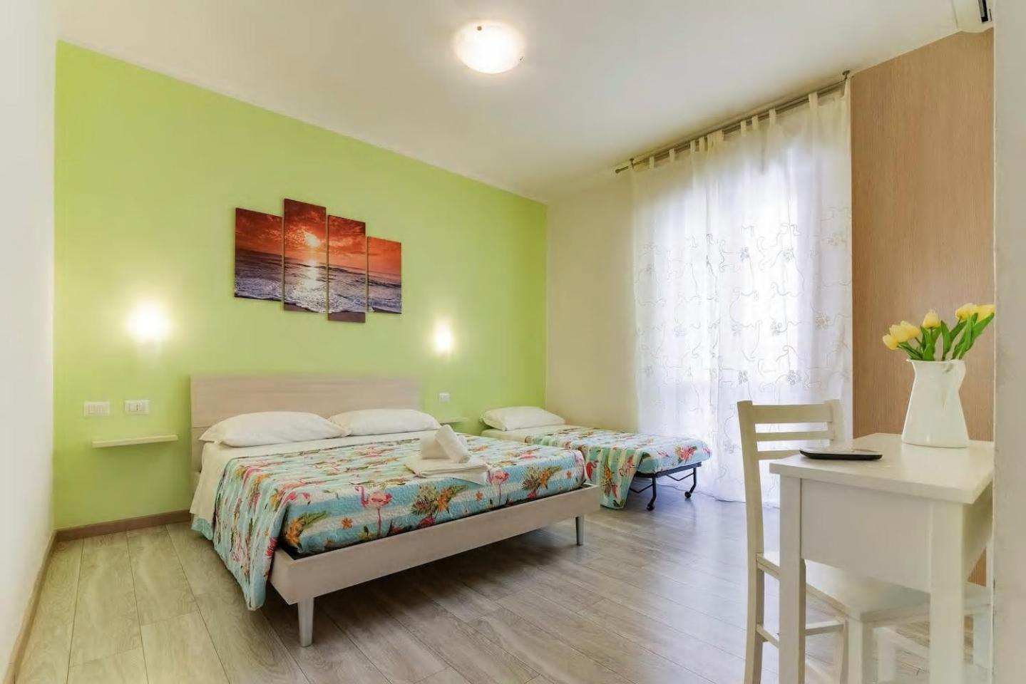 Triple Room with Private Bathroom - Photo 2
