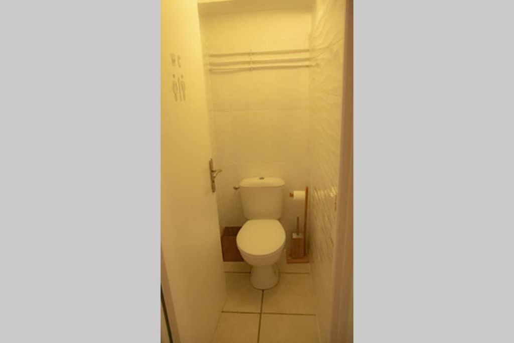 One-Bedroom Apartment photo 3