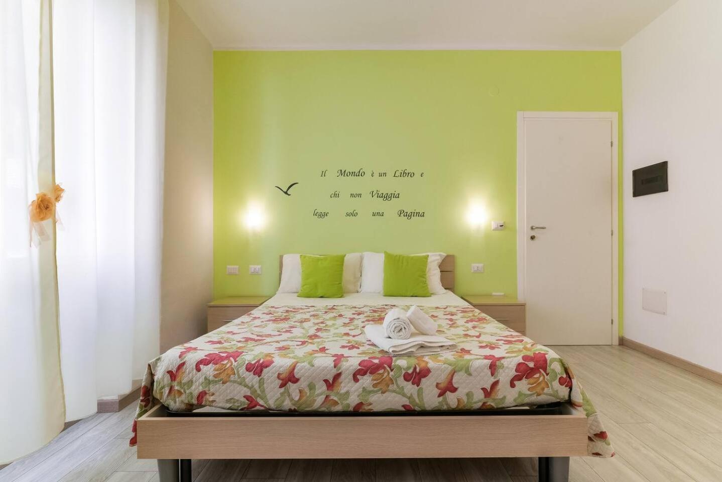 Triple Room with Private Bathroom - Photo 1
