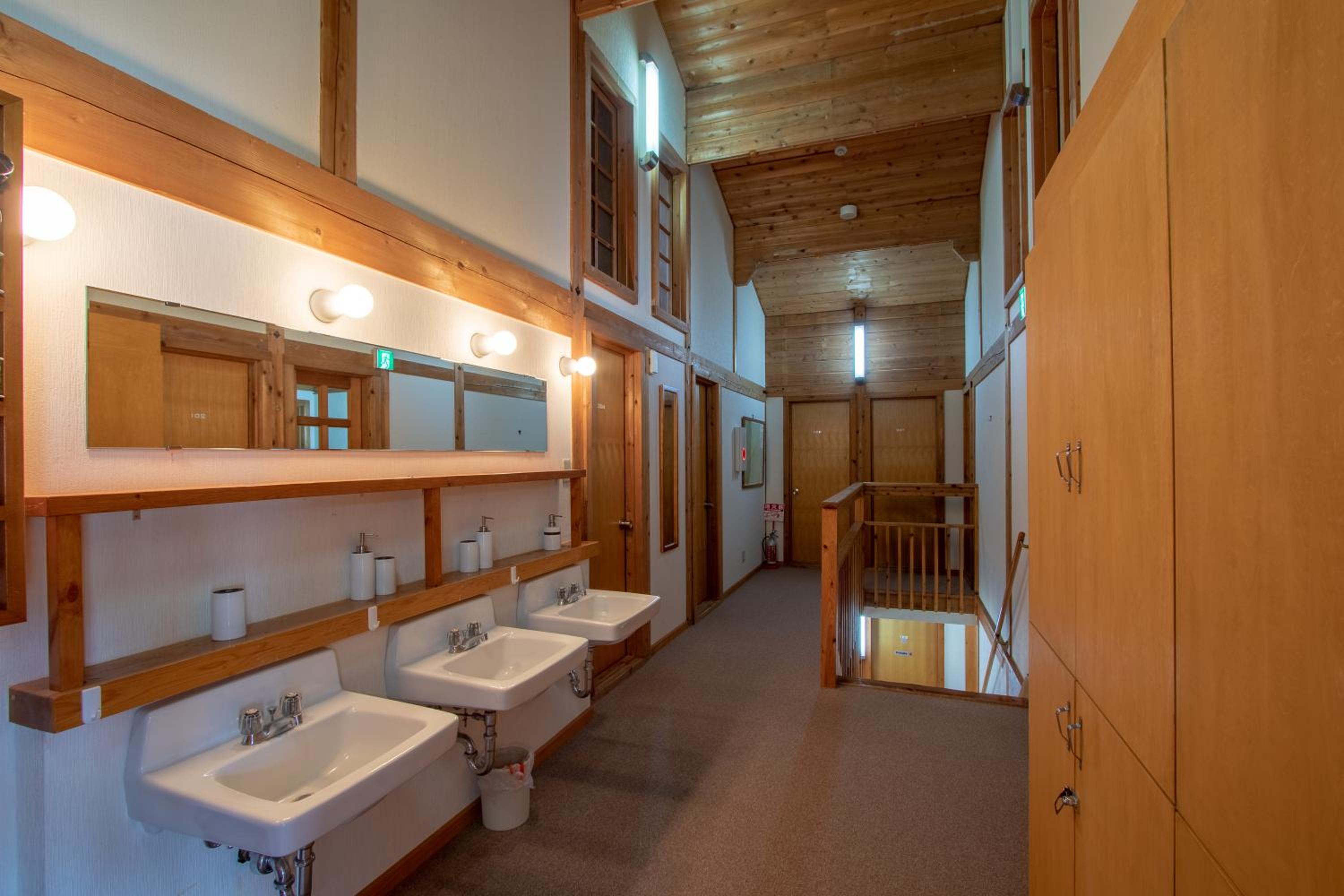 Twin Room with Private Bathroom photo 2