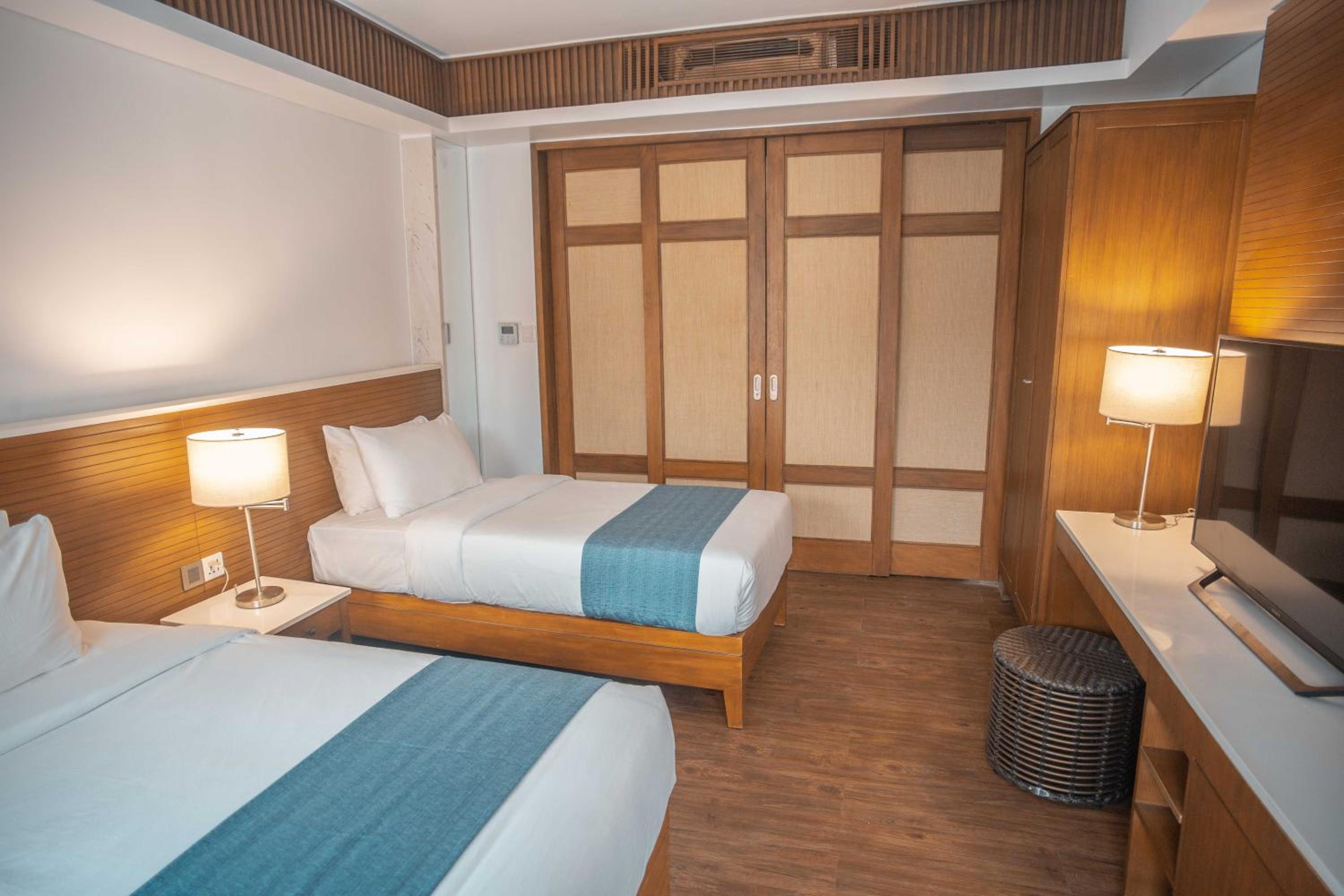 Deluxe Twin Room - Photo 2