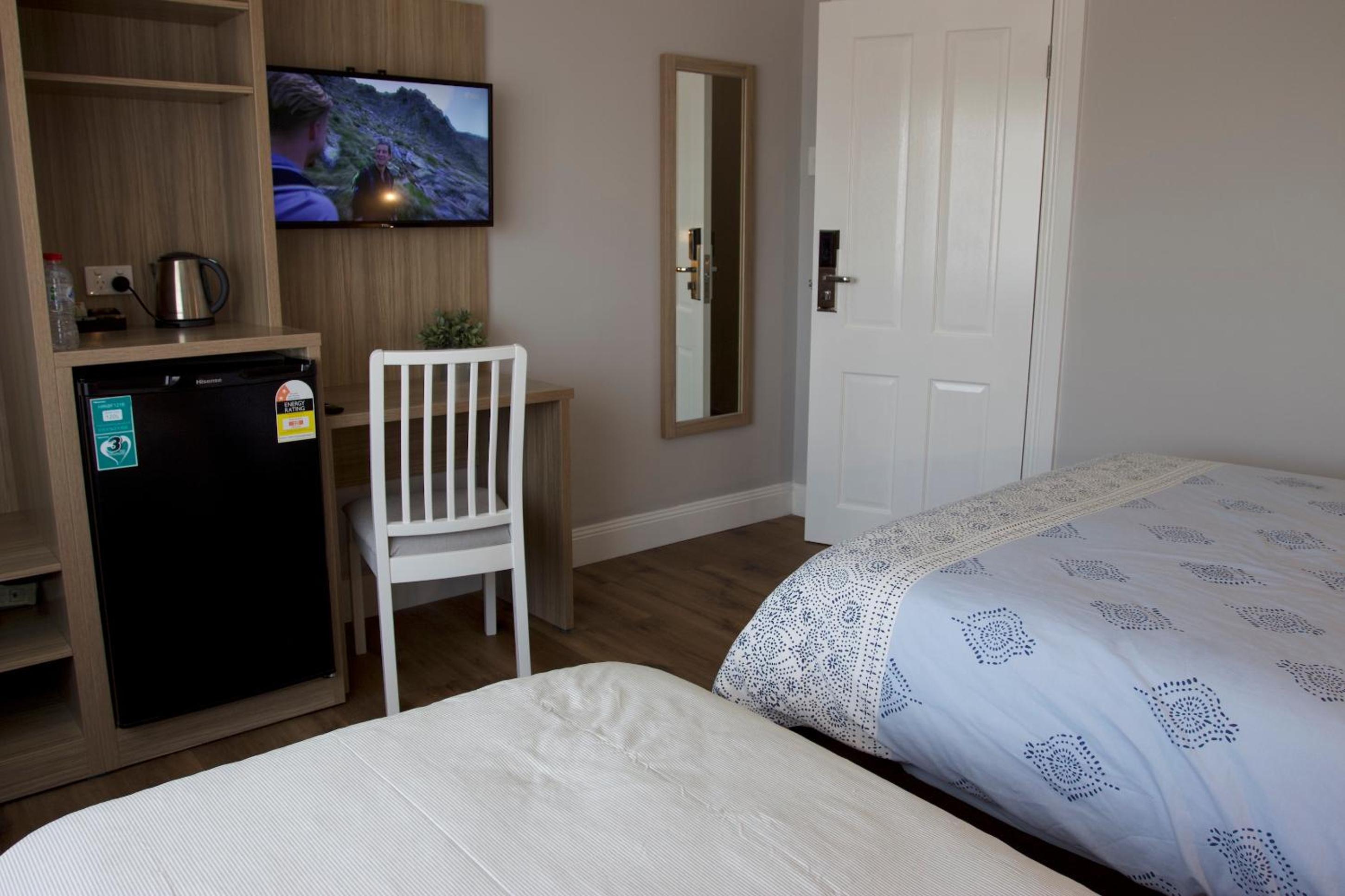 Triple Room With Shared Bathroom