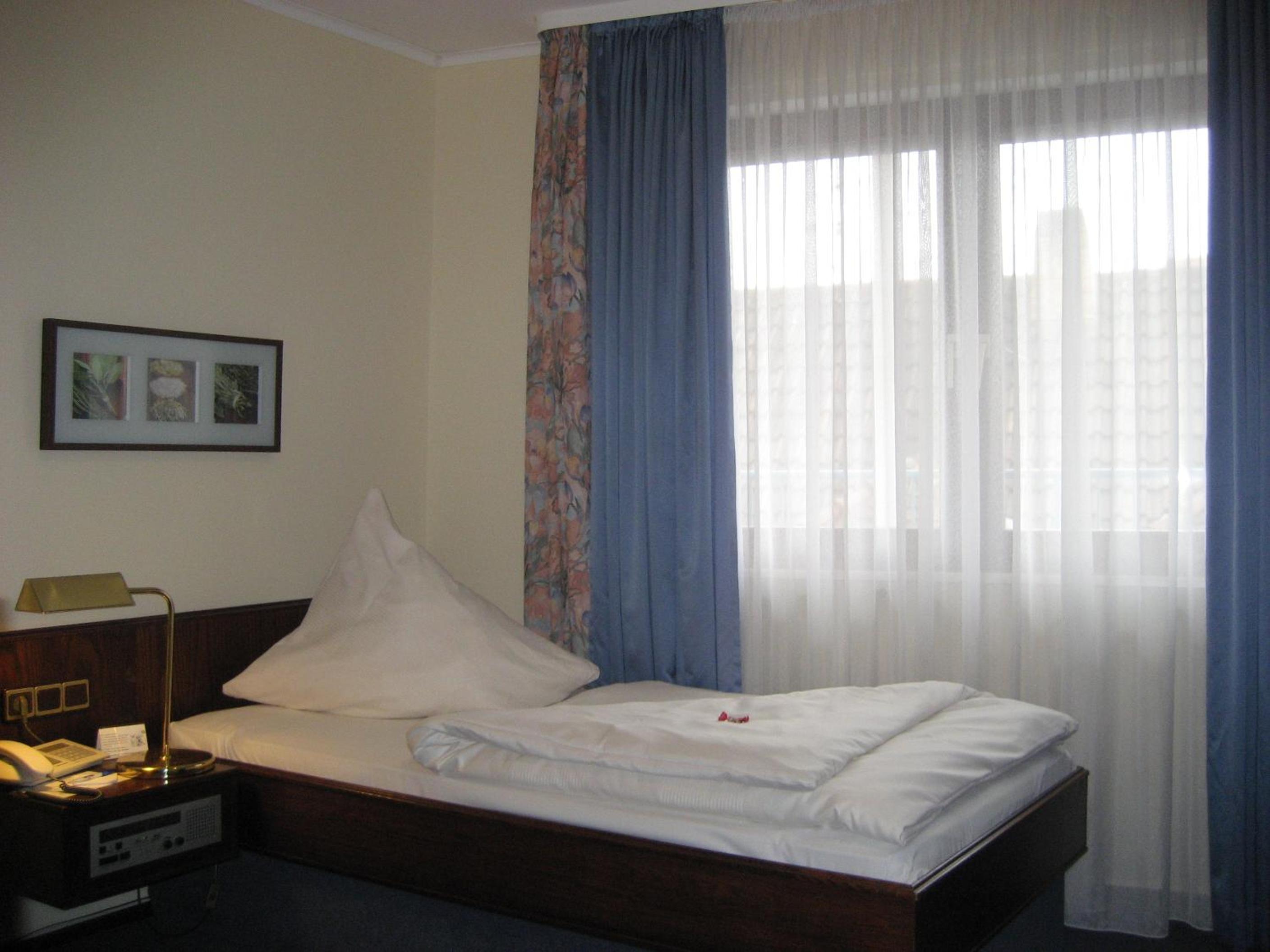 Single Room photo 3