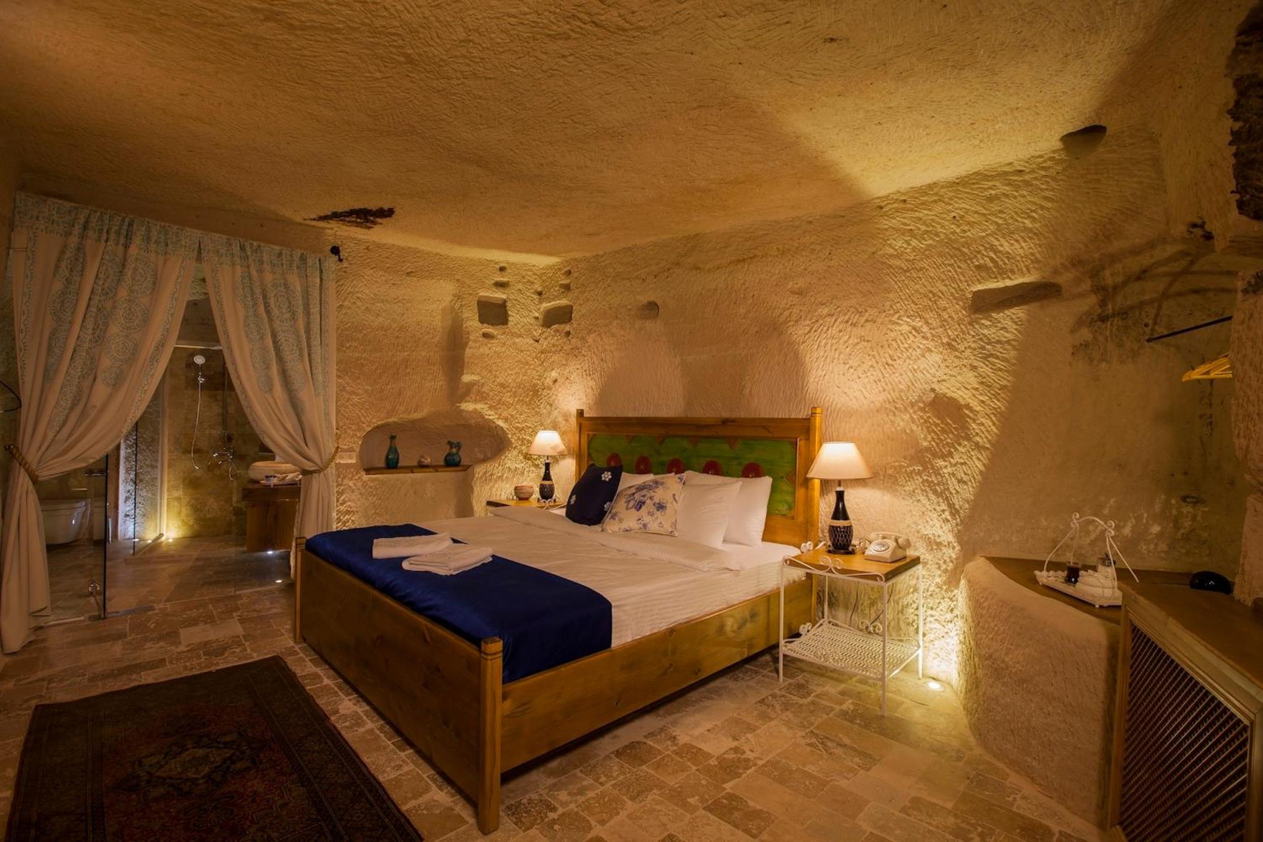 Cave Suite - Photo 6