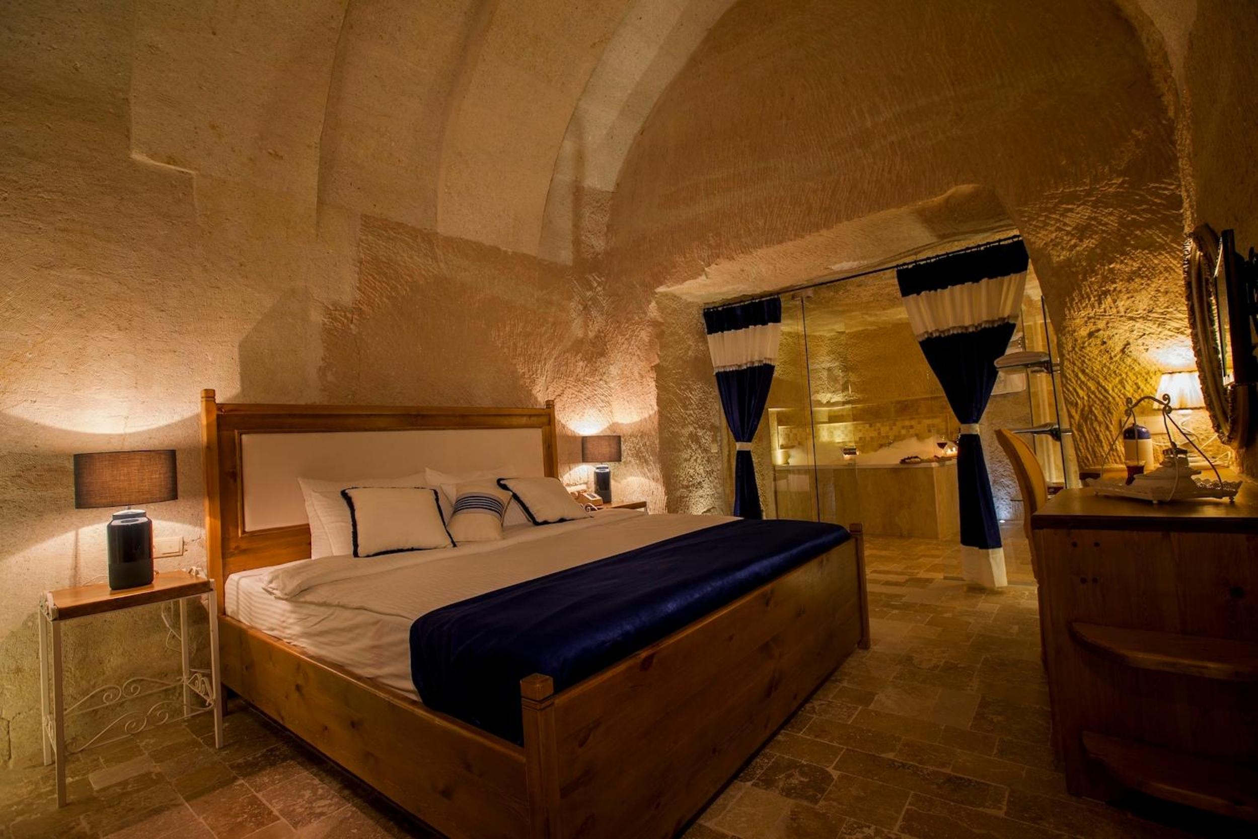 Exclusive Cave Suite  - Photo 1