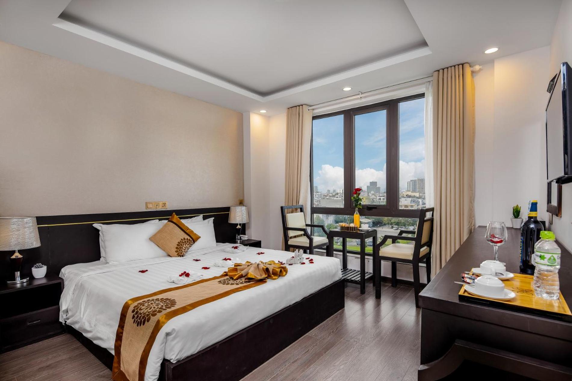 Standard King Room photo 1