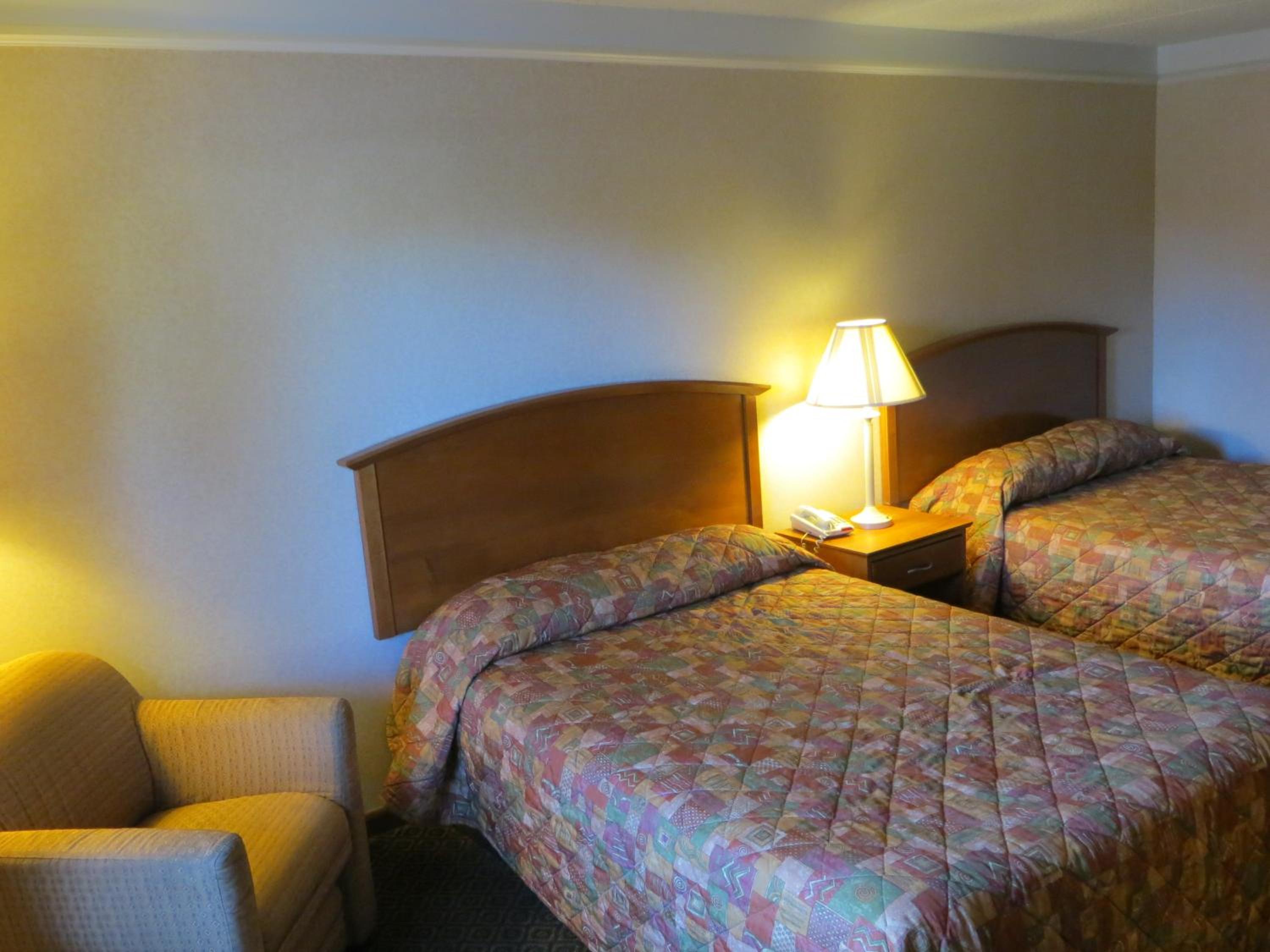 Double Room With Two Double Beds - Smoking photo 3