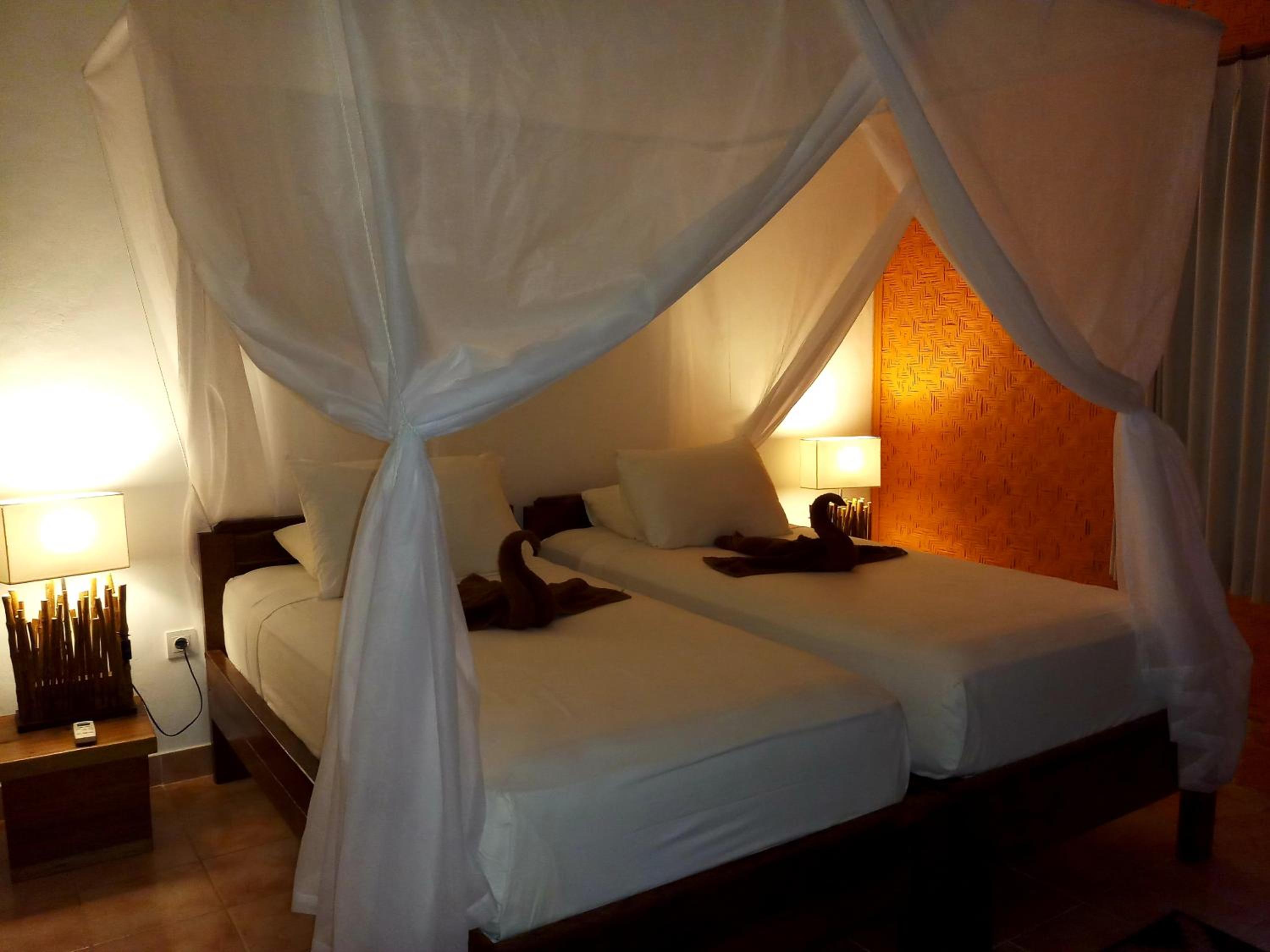 Double or Twin Room with Sea View - Photo 14