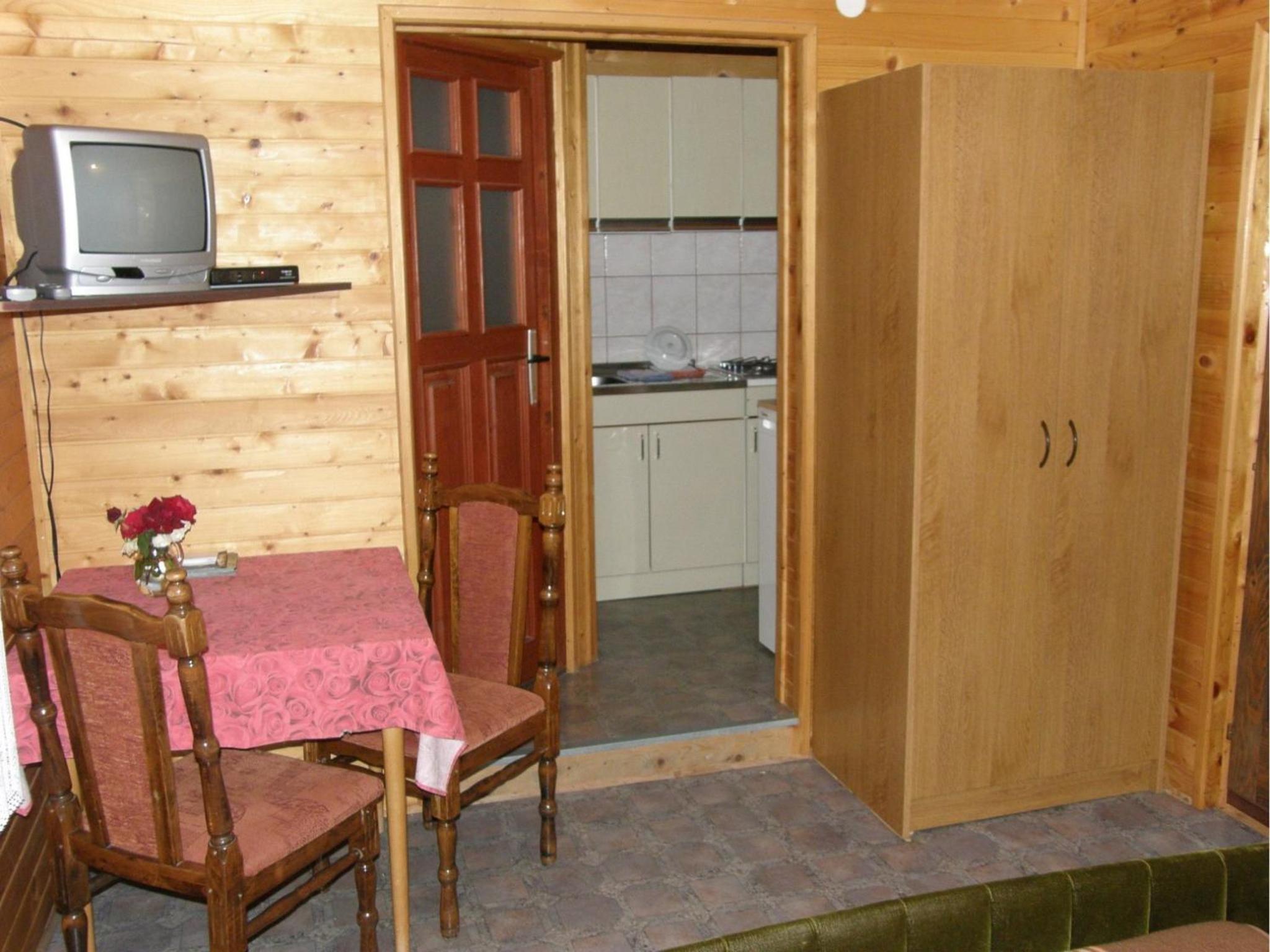 Bungalow with Garden View - Photo 9