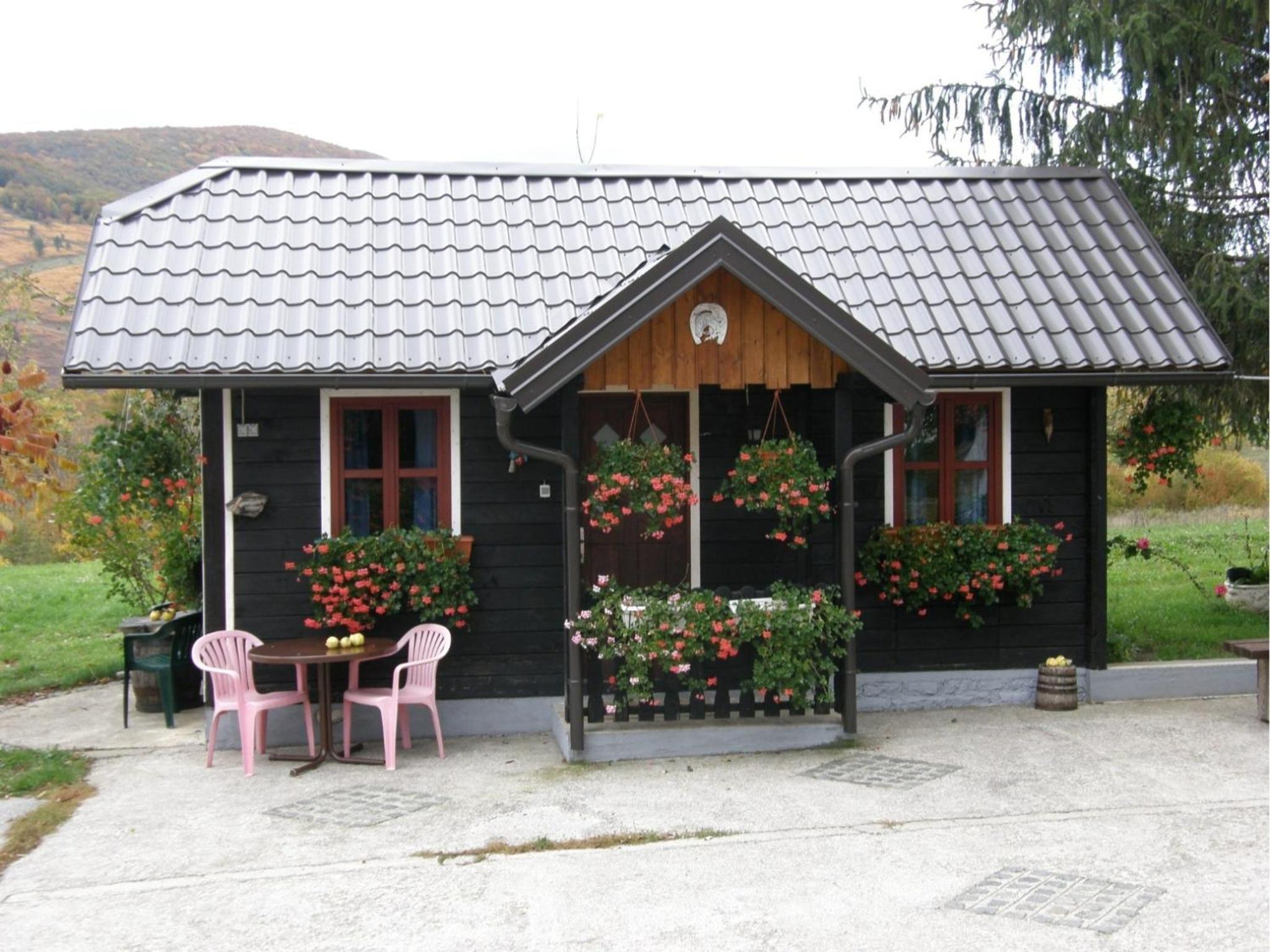 Bungalow with Garden View - Photo 2