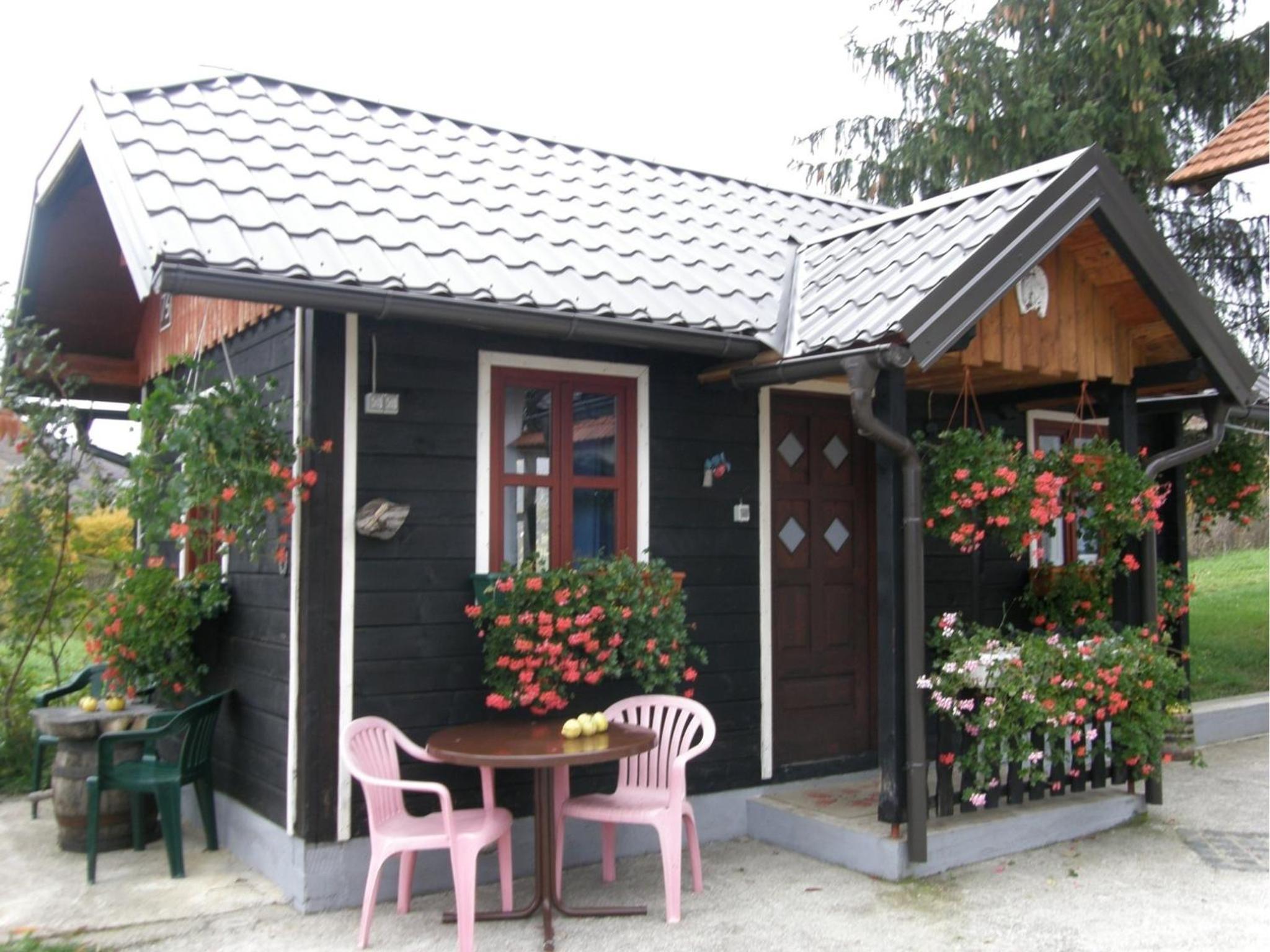 Bungalow with Garden View - Photo 17