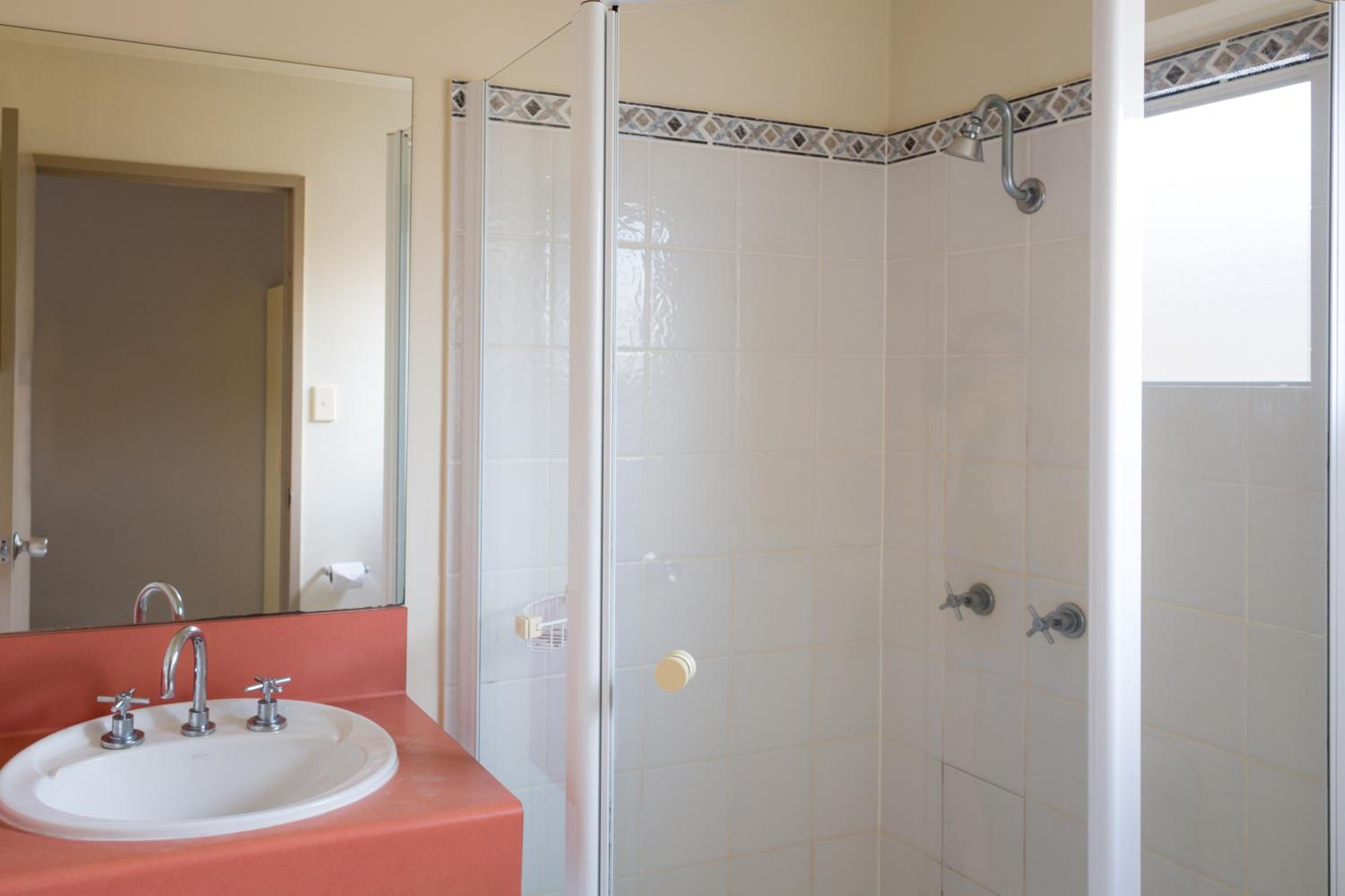 Basic RESORT Room - Photo 2
