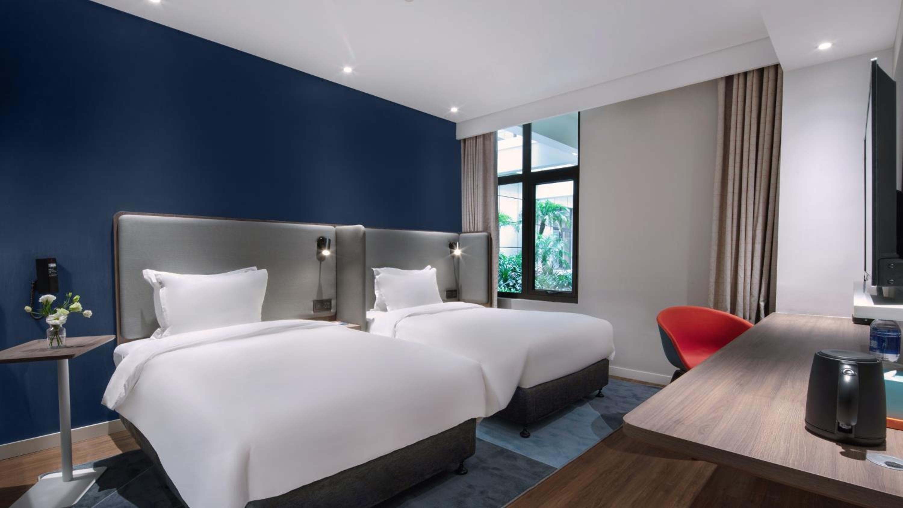 Standard Twin Room with City View photo 1