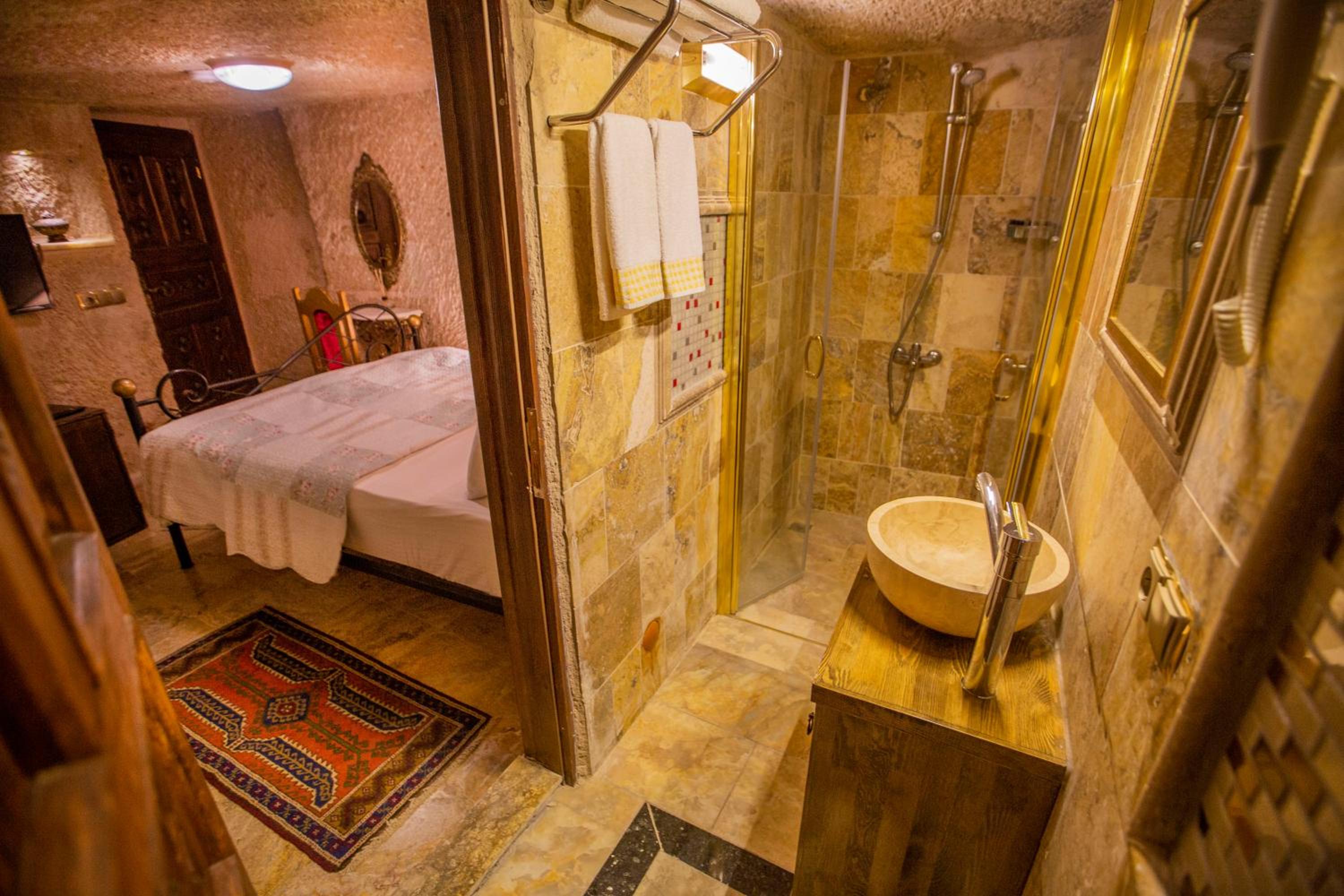 Cave Room - Photo 4
