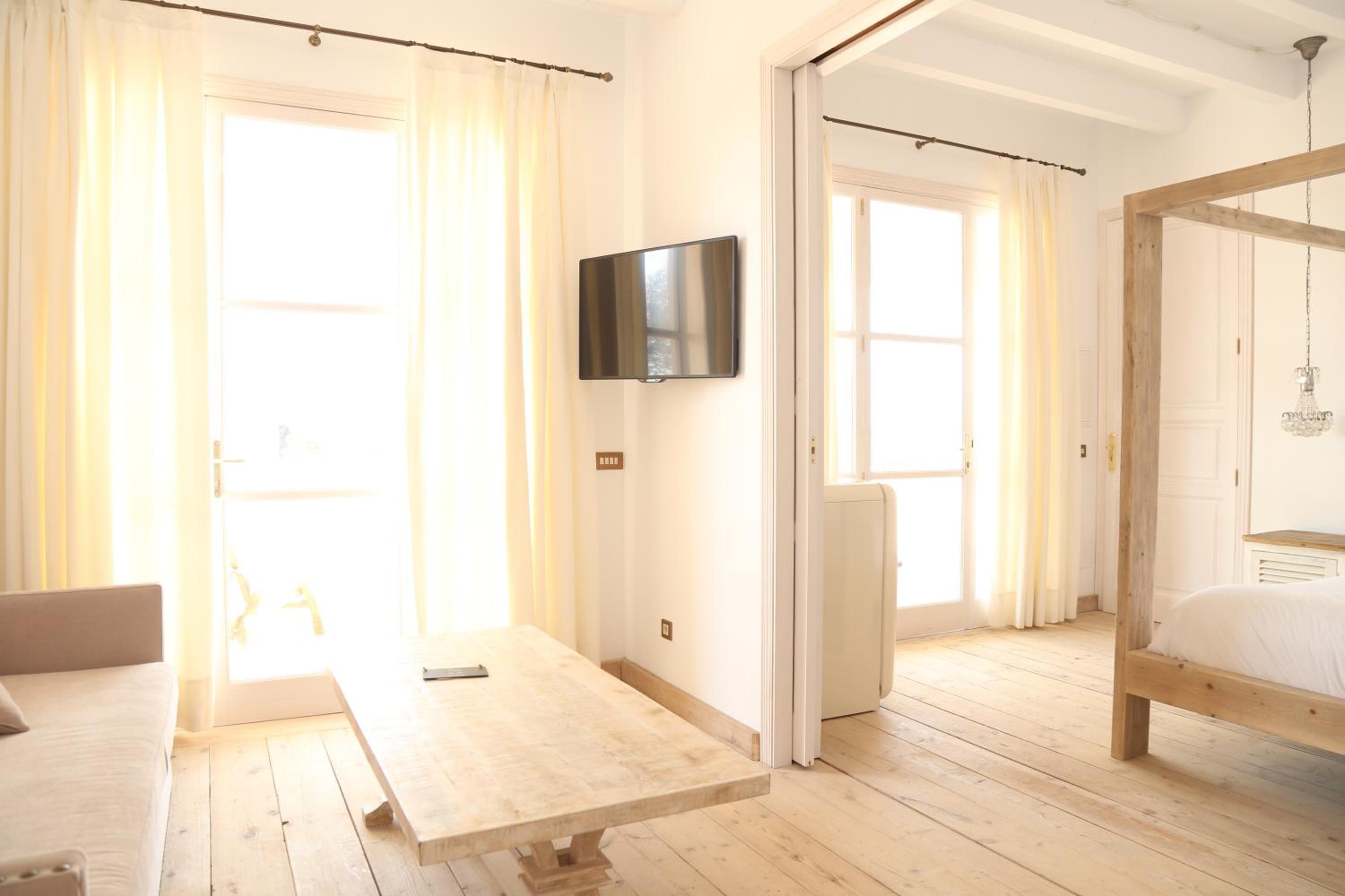 Suite with Sea View - Photo 3