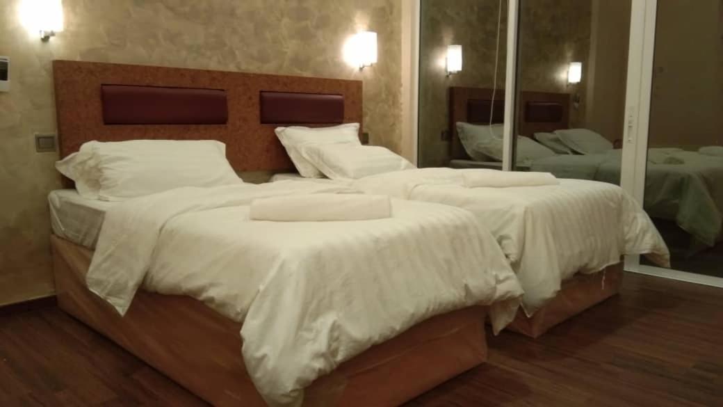 Double or Twin Room with Mountain View photo 1