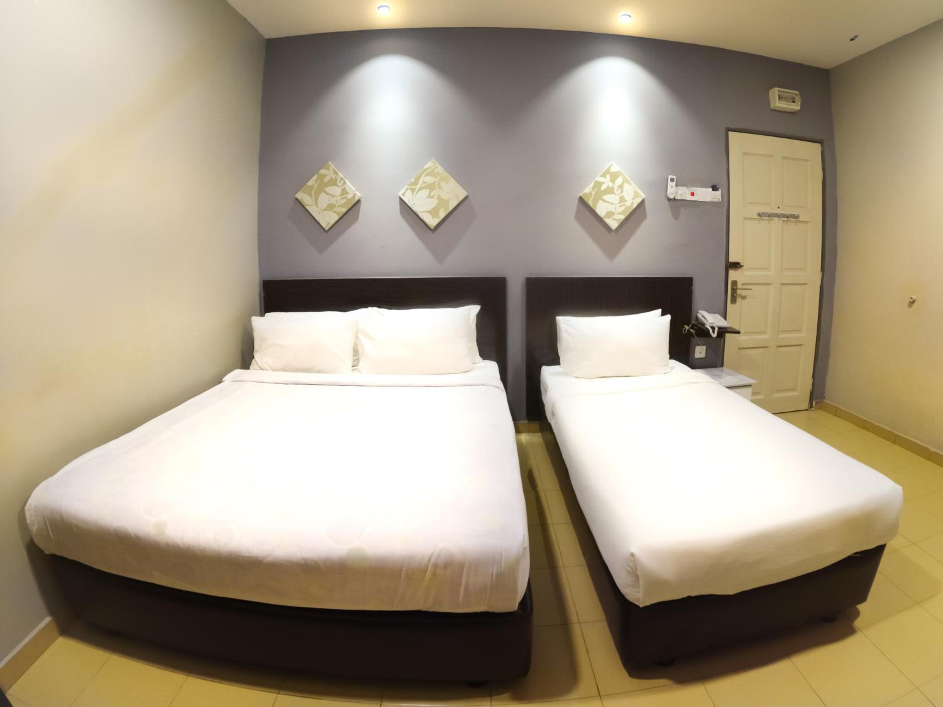 Triple room with No window photo 2