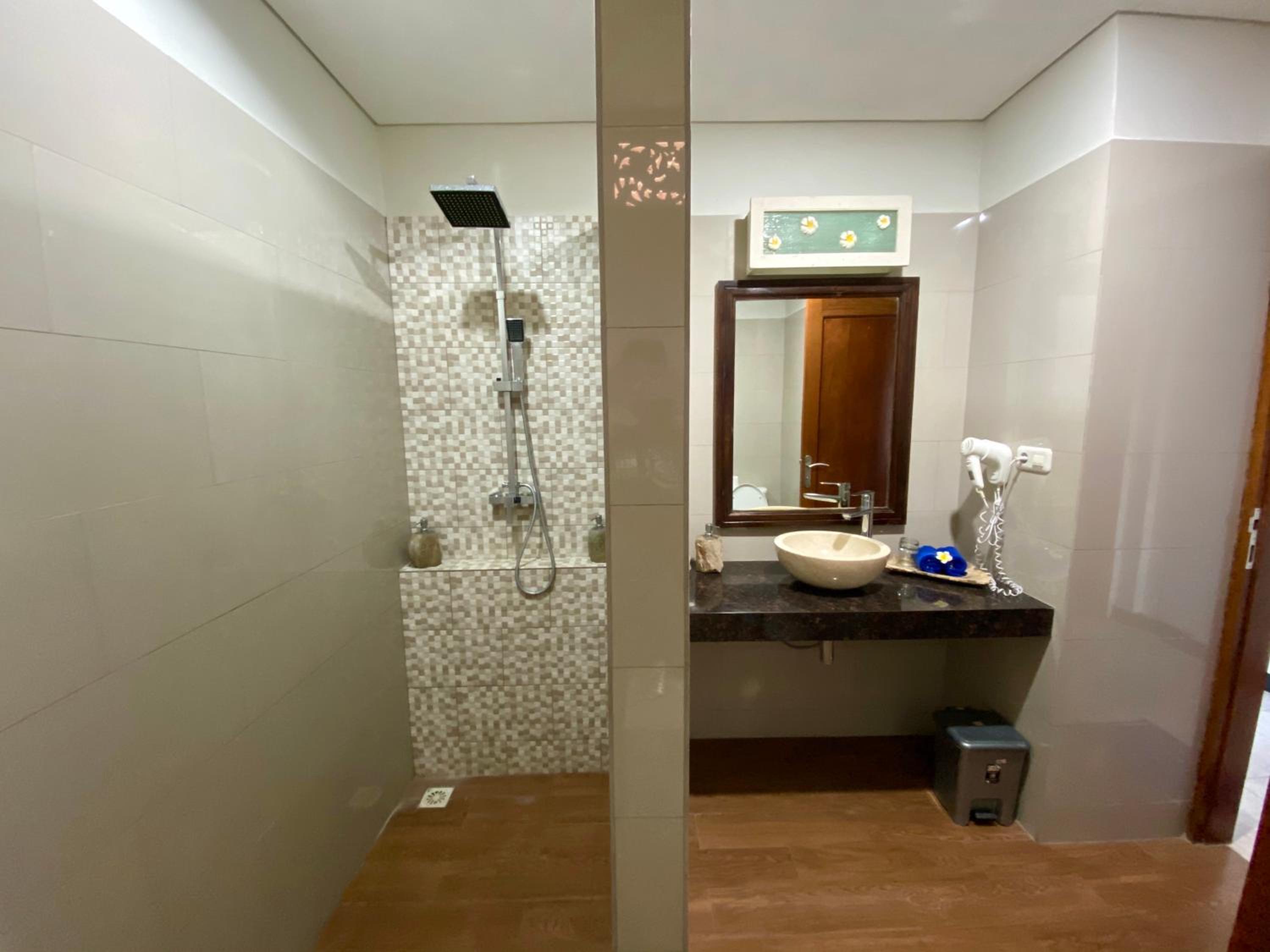Deluxe Double or Twin Room with Sea View - Photo 9
