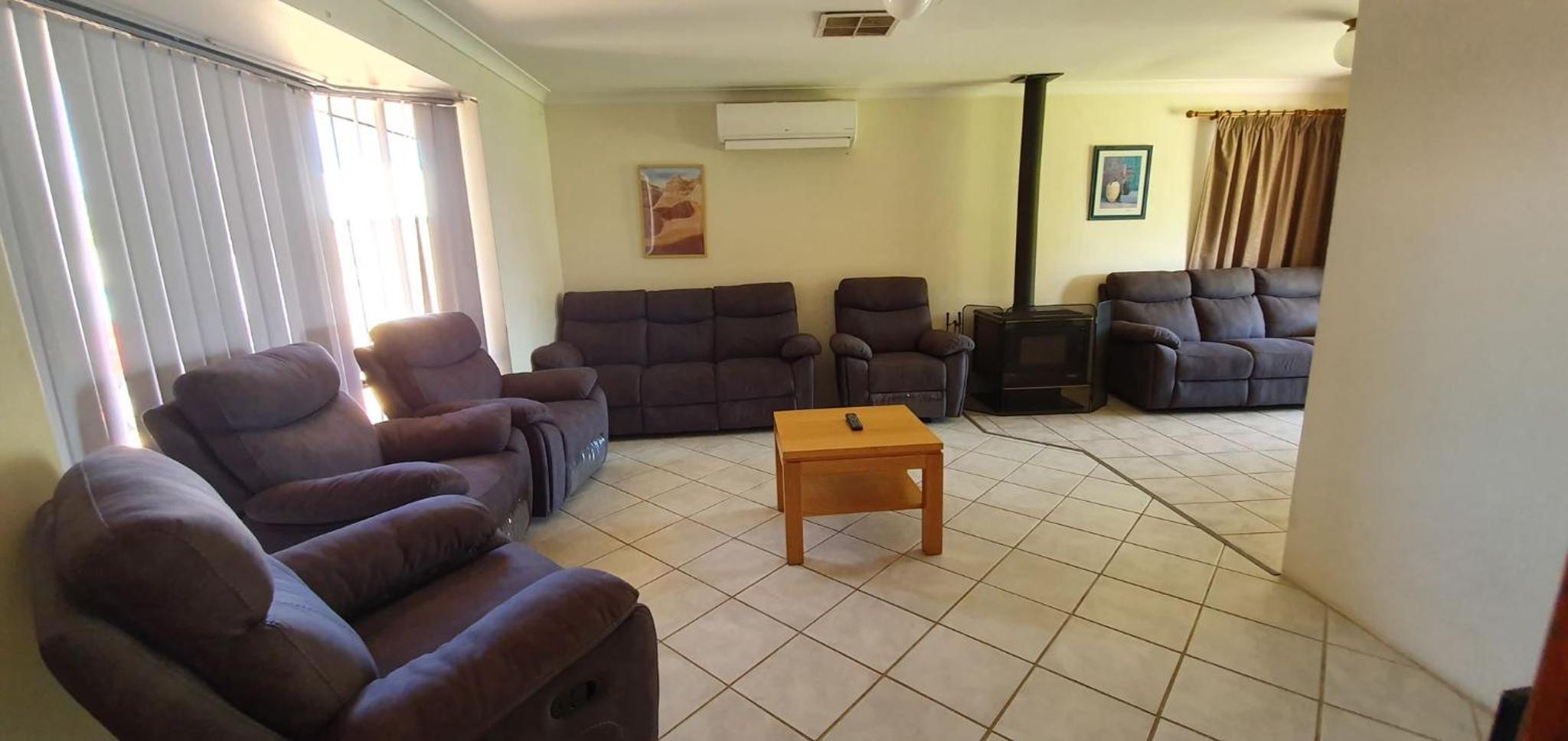 Four-Bedroom House photo 2