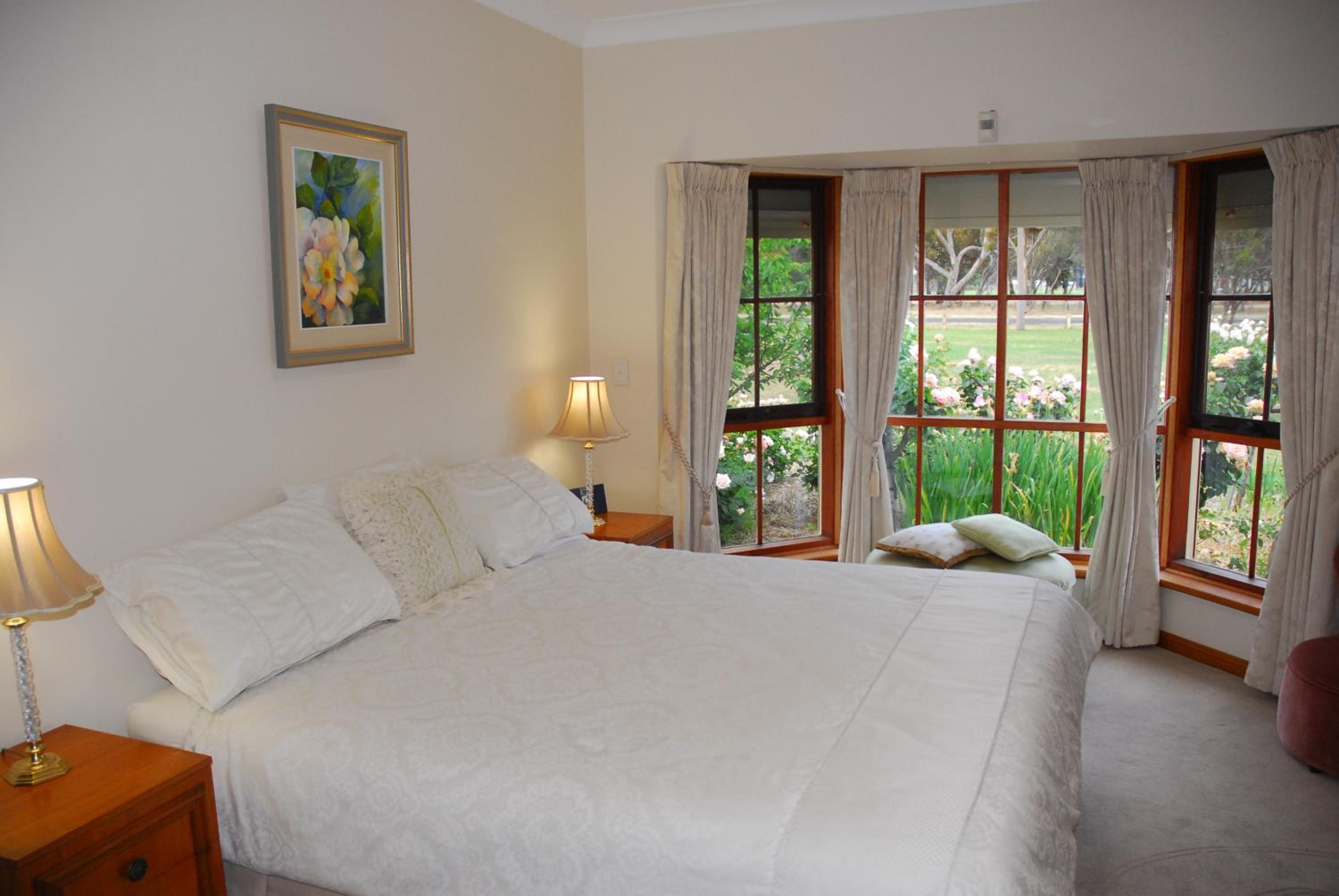 Deluxe King Suite photo 2