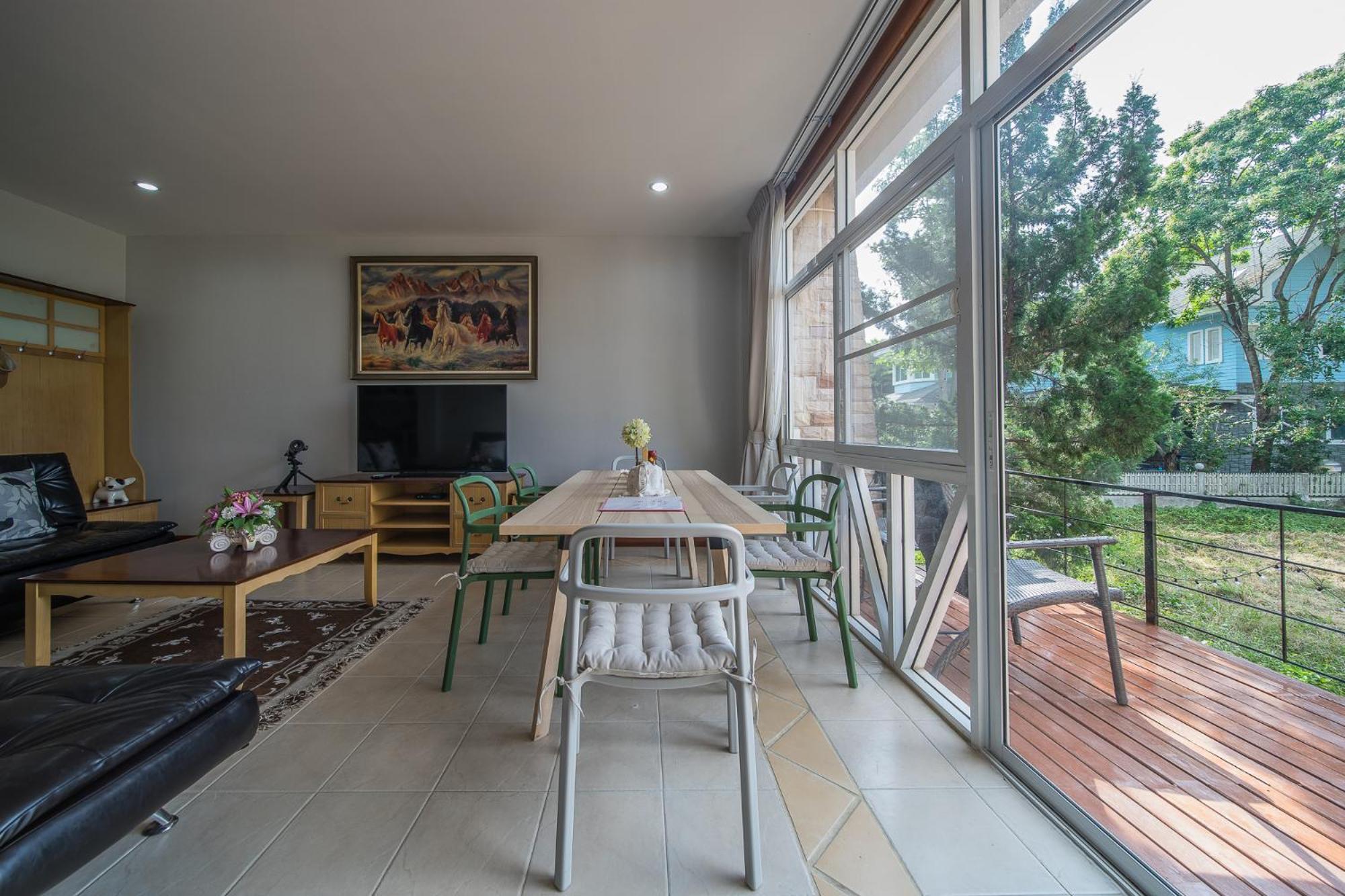 Apartment with Terrace - Photo 19
