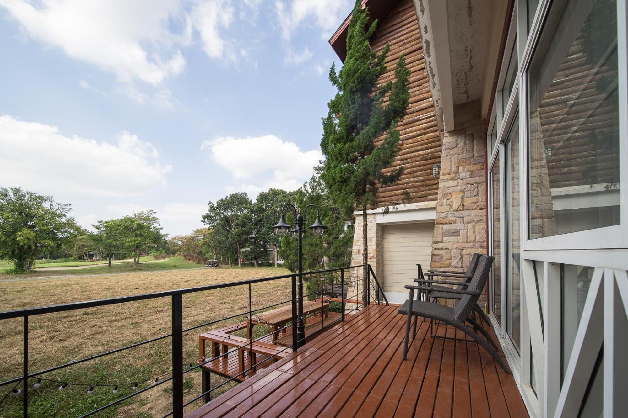 Apartment with Terrace - Photo 12