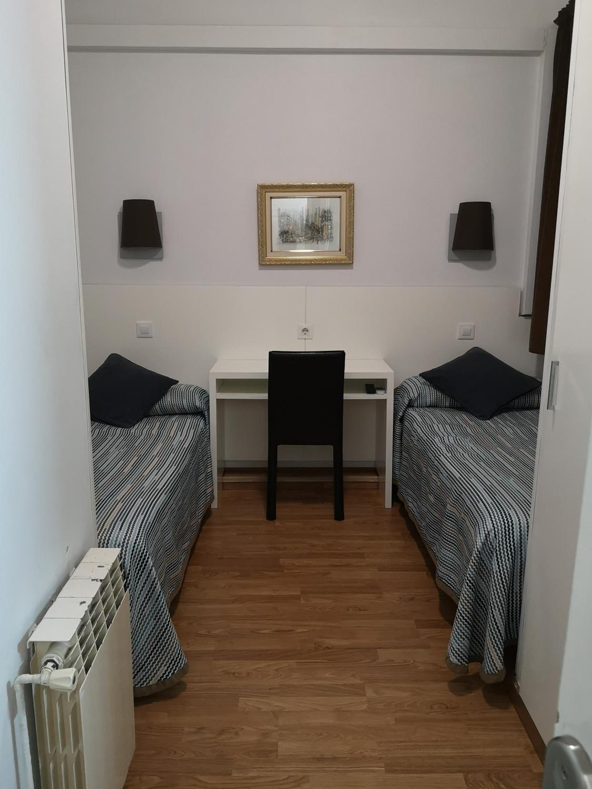 Small Twin Room photo 2