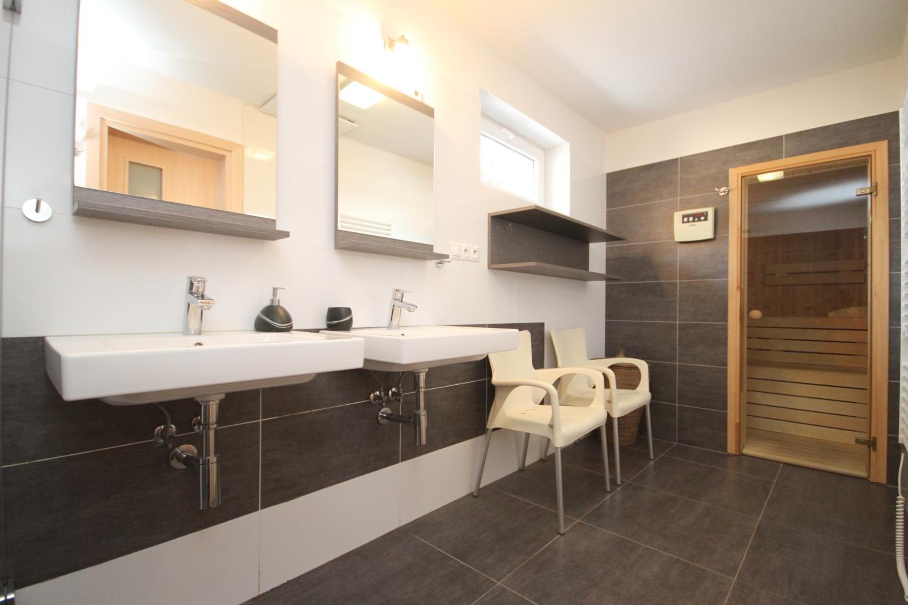 Two-Bedroom Apartment - Photo 7