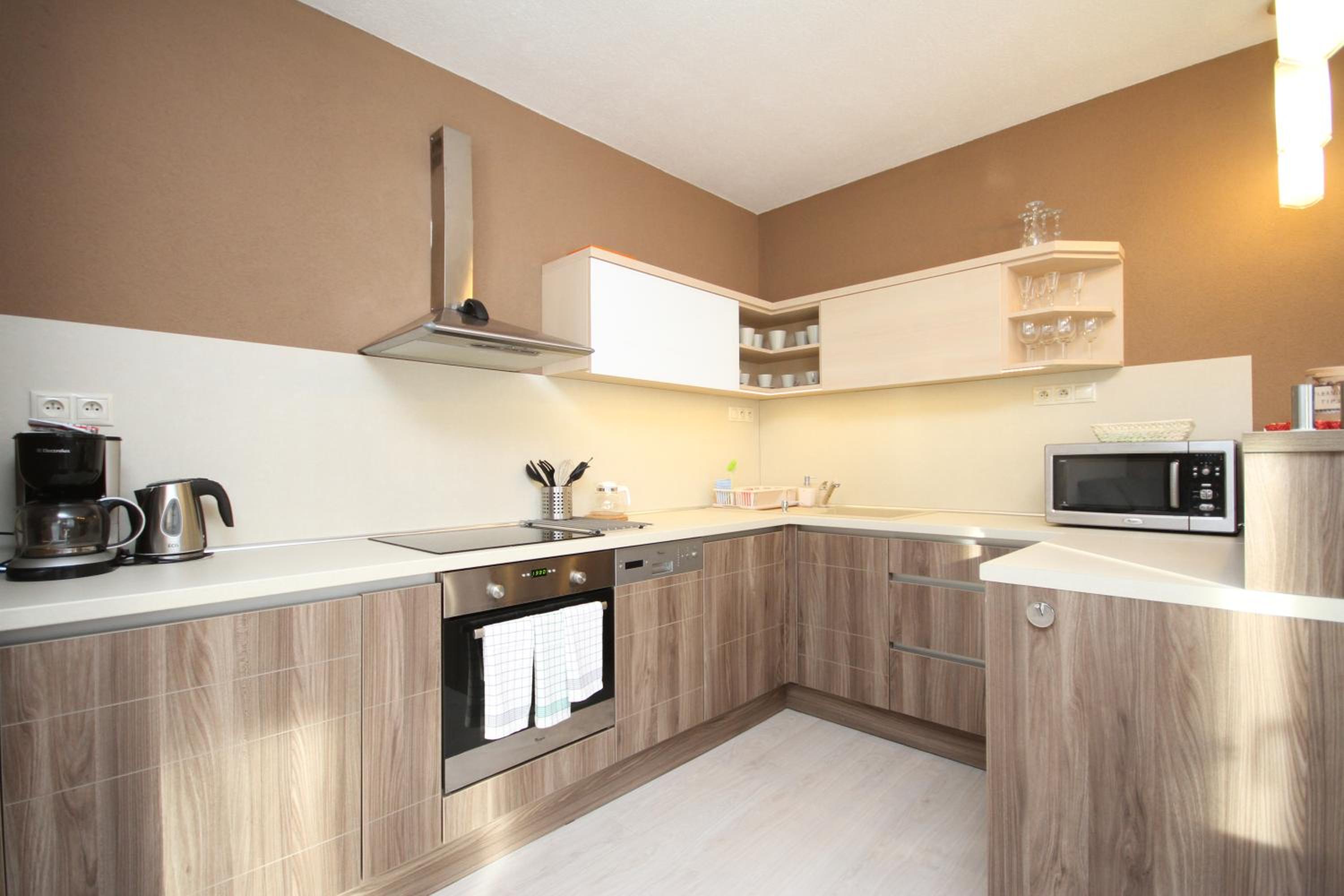 Two-Bedroom Apartment with Mountain View - Photo 4