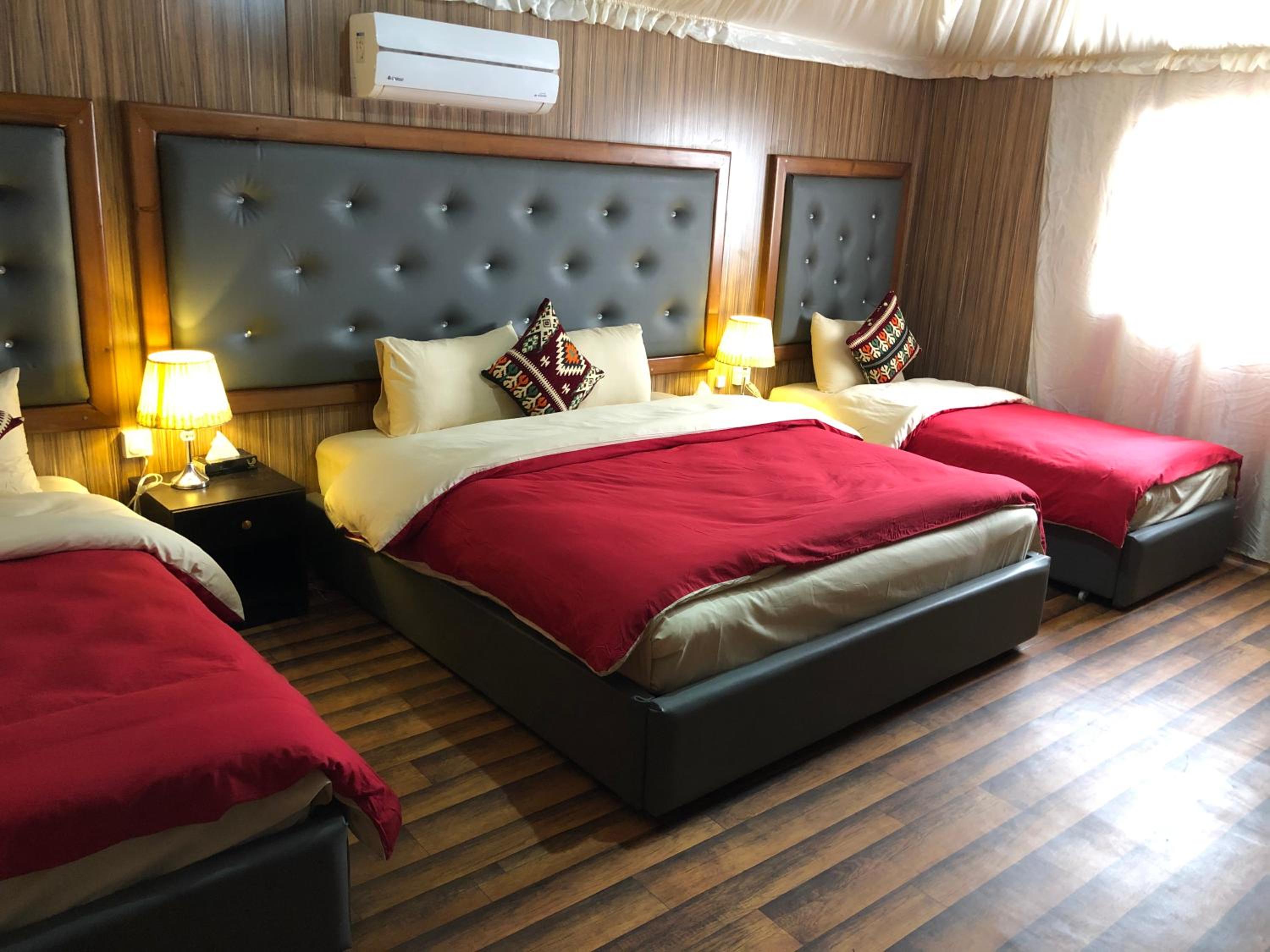 Deluxe Family Room - Photo 3