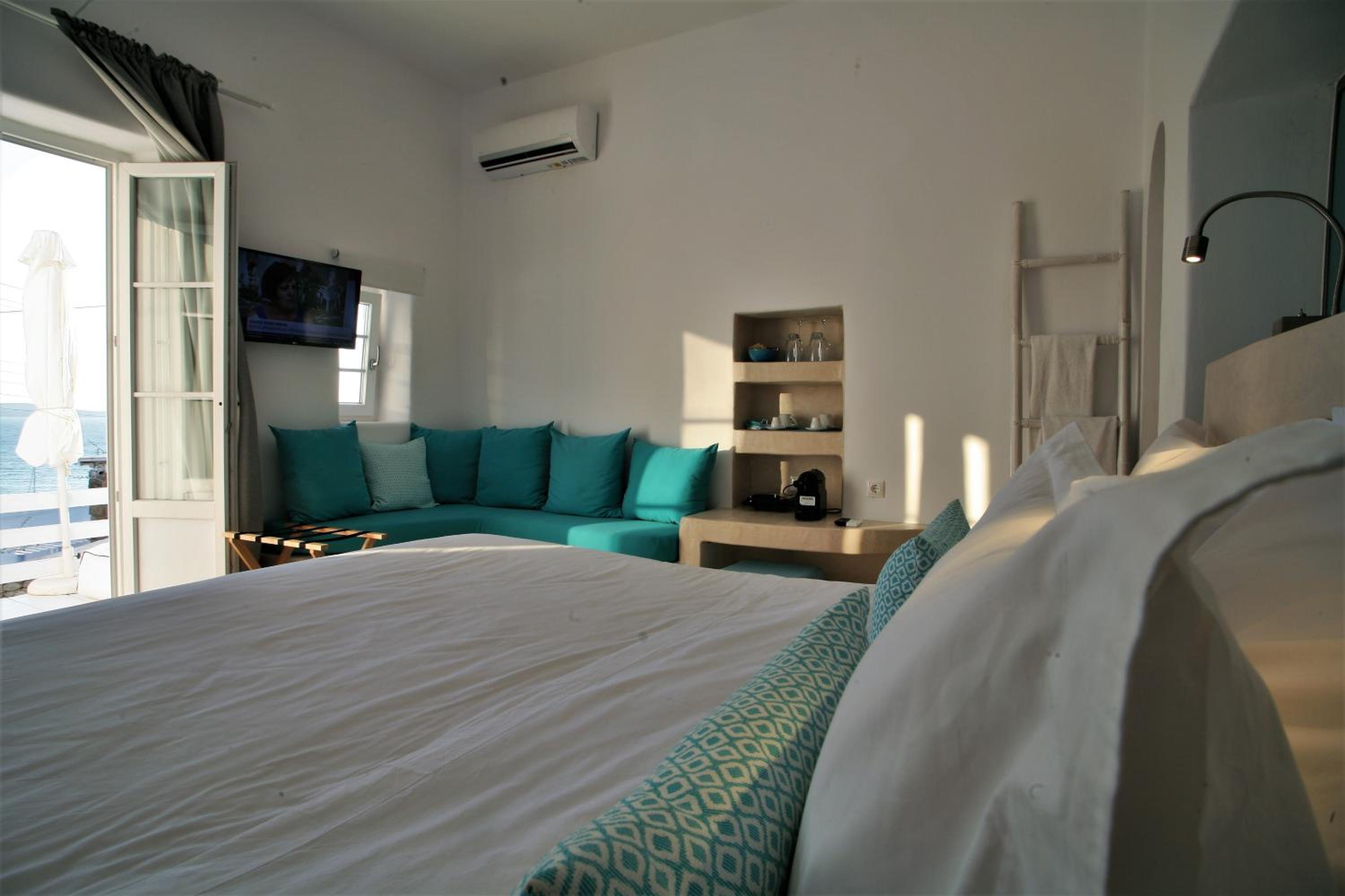 Junior Suite with Sea View - Photo 4