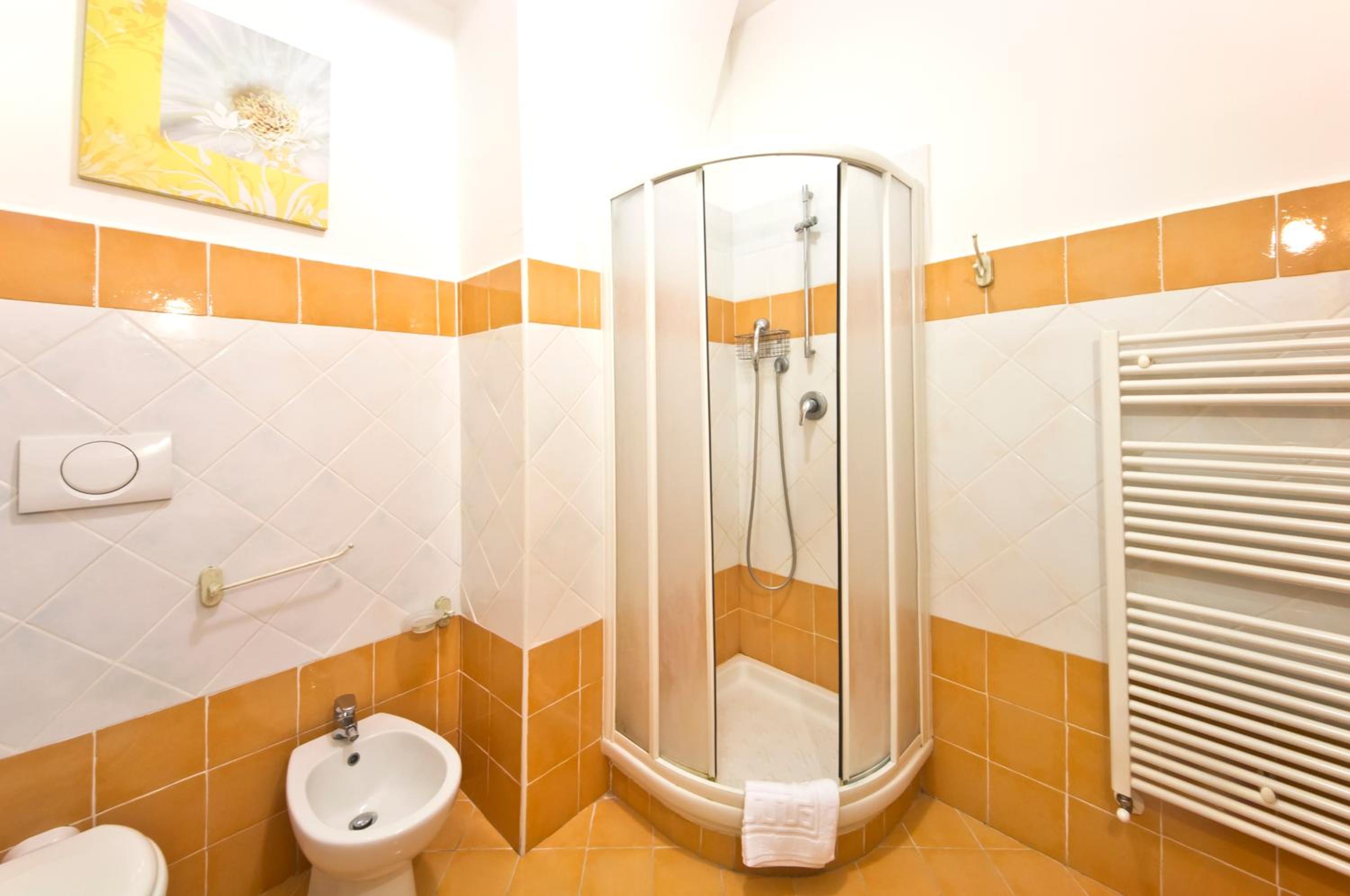 Superior Double or Twin Room - Photo 16