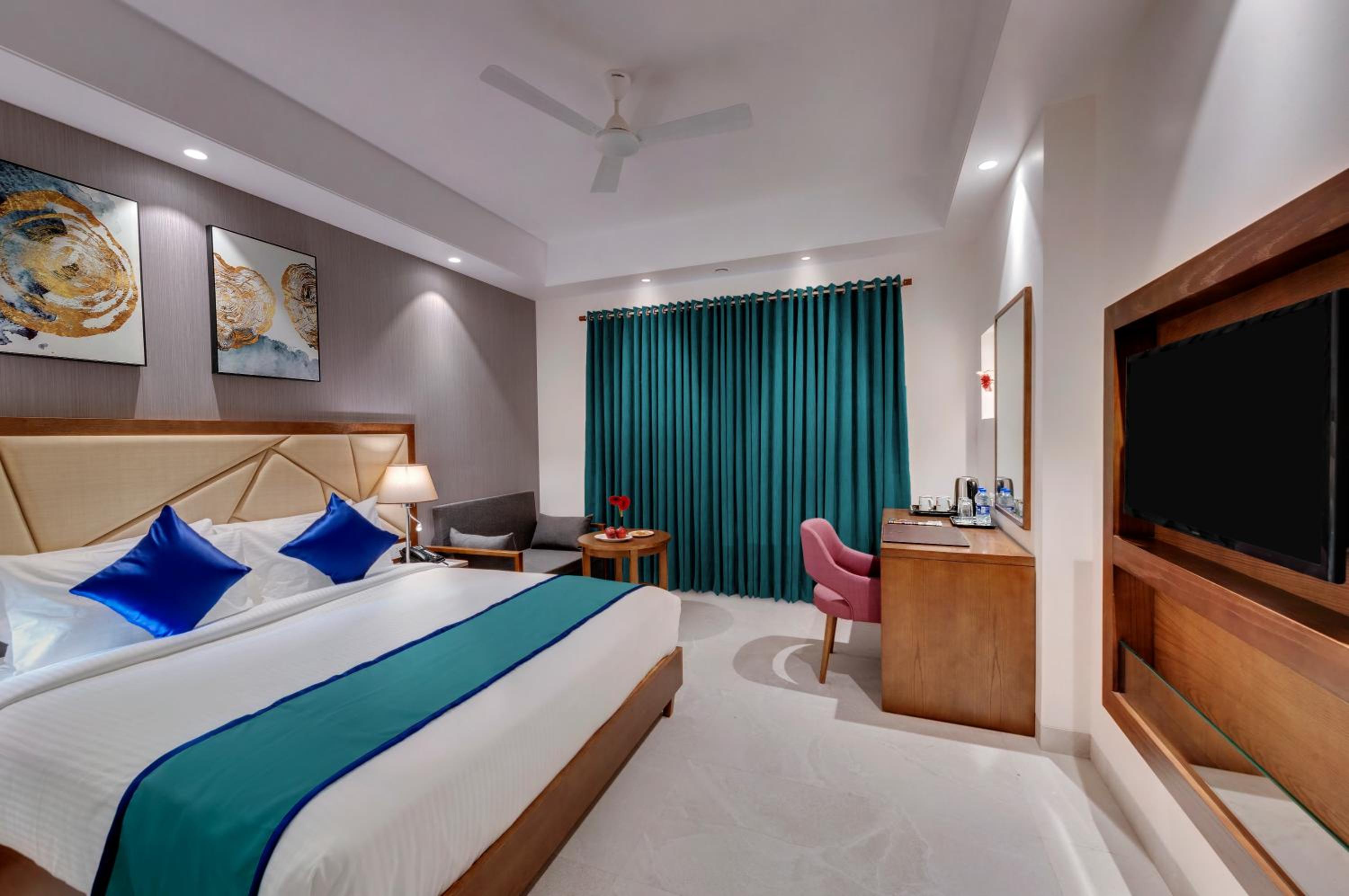 Premium Room - Photo 9