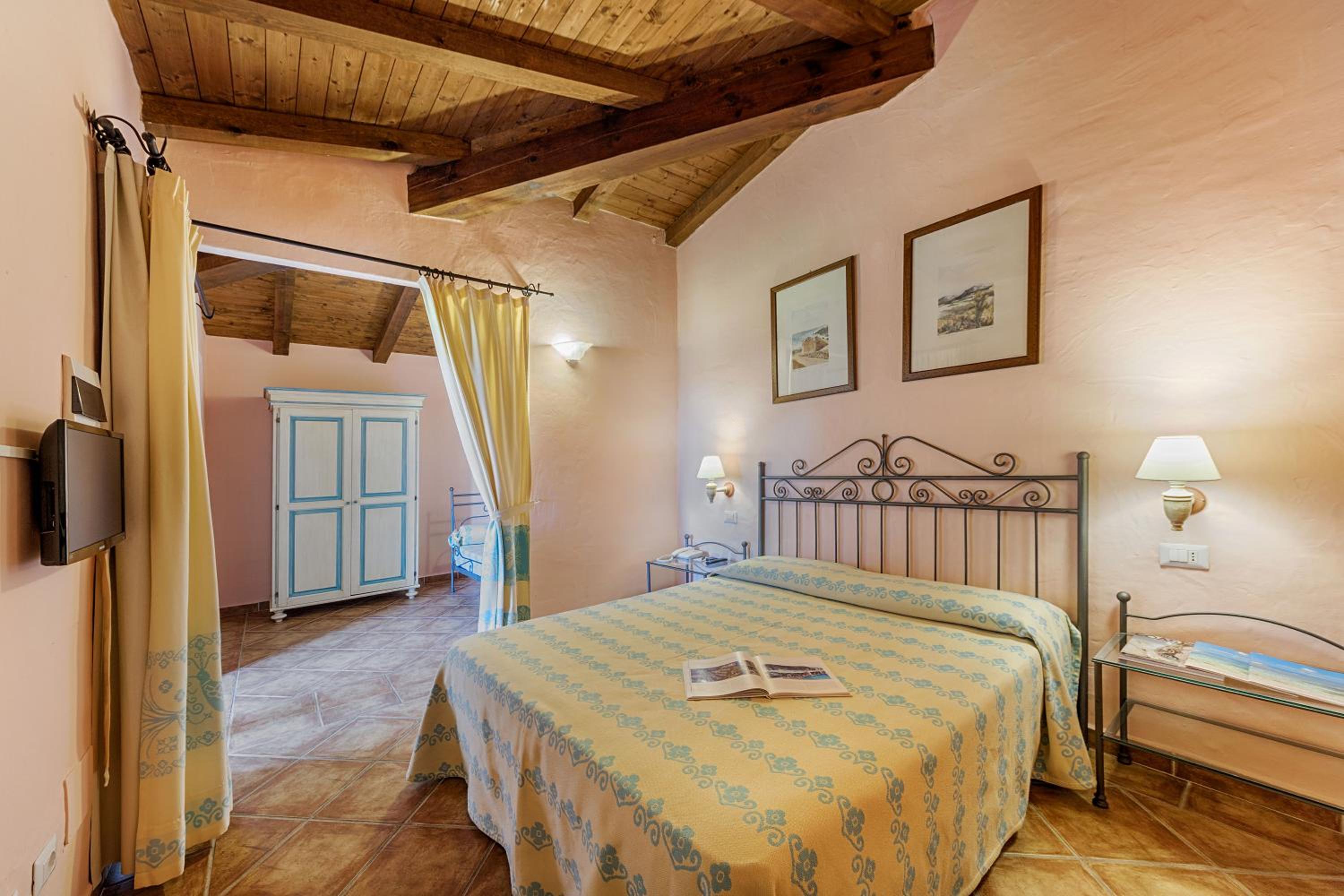 Classic Double or Twin Room - Photo 1