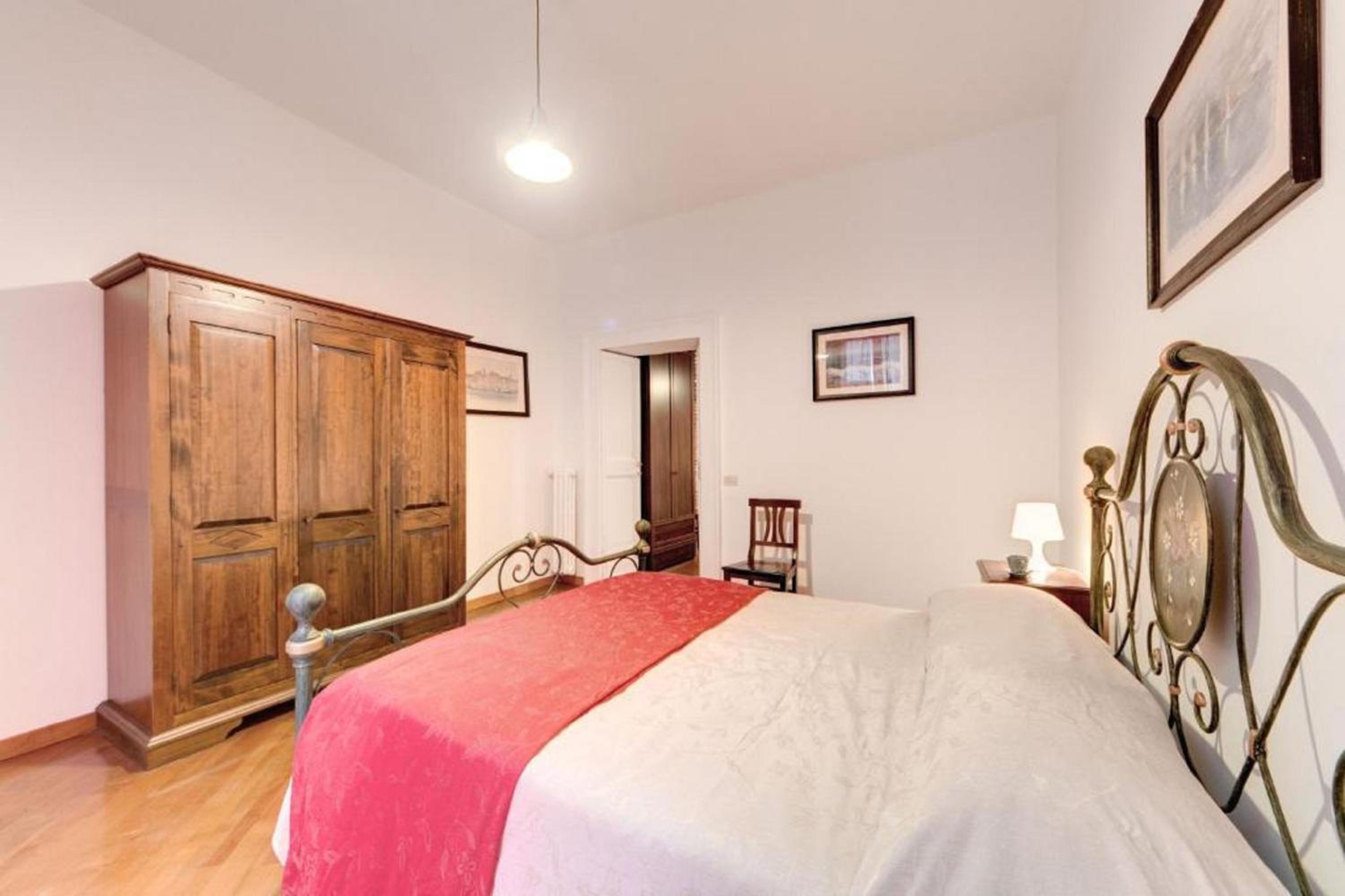 Large Double or Twin Room photo 1