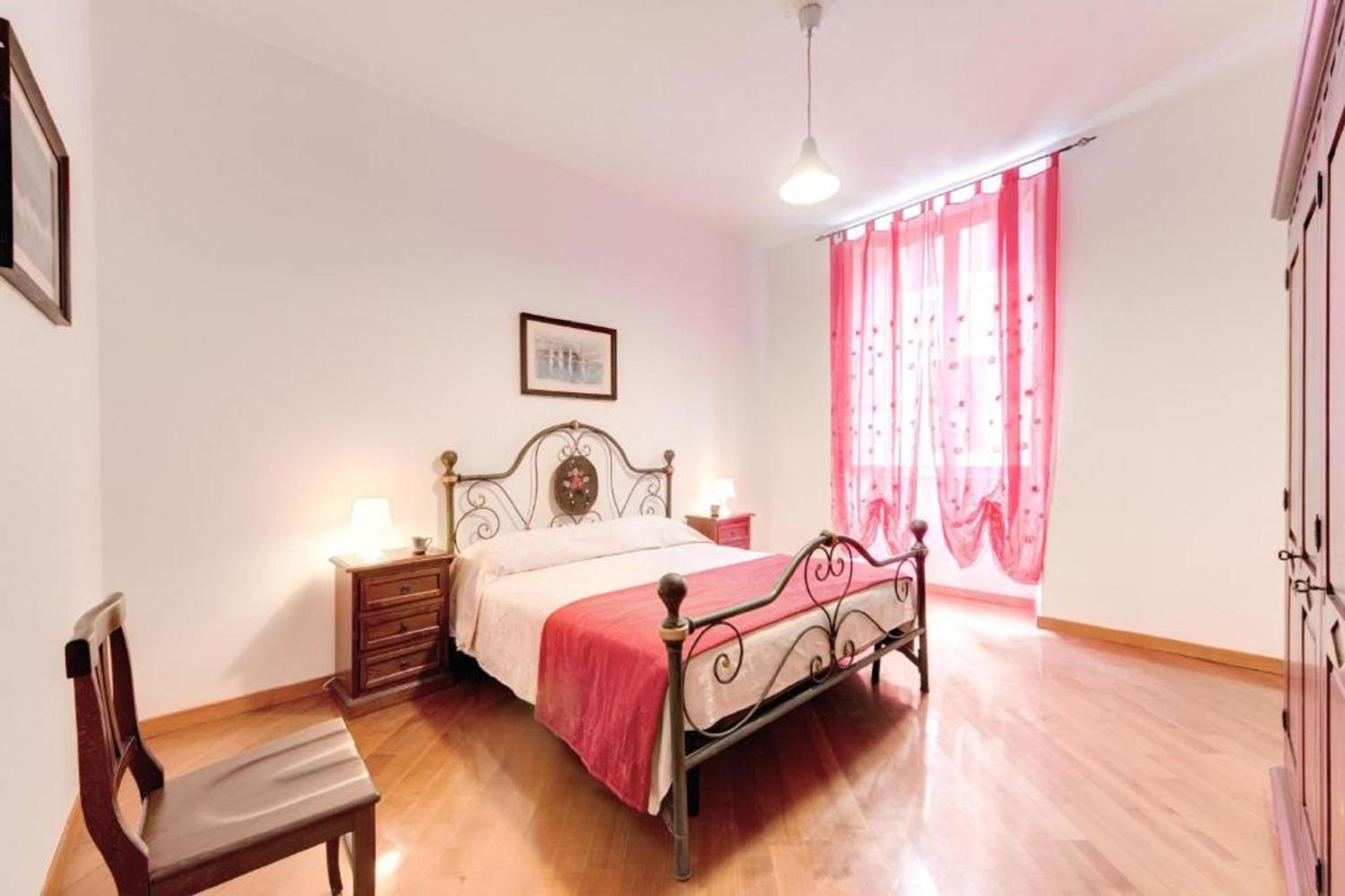 Large Double or Twin Room photo 2