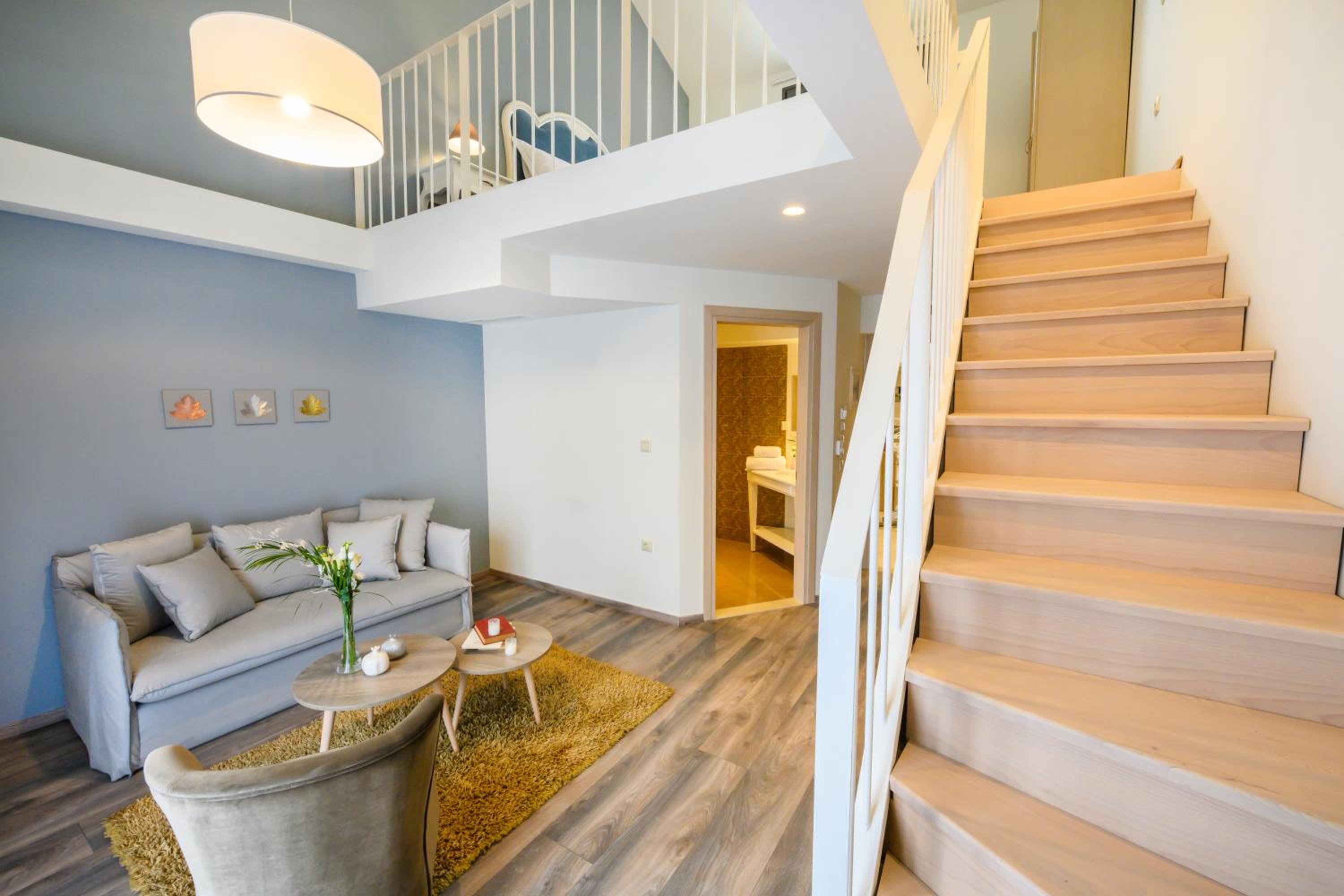 Duplex Suite - Photo 1