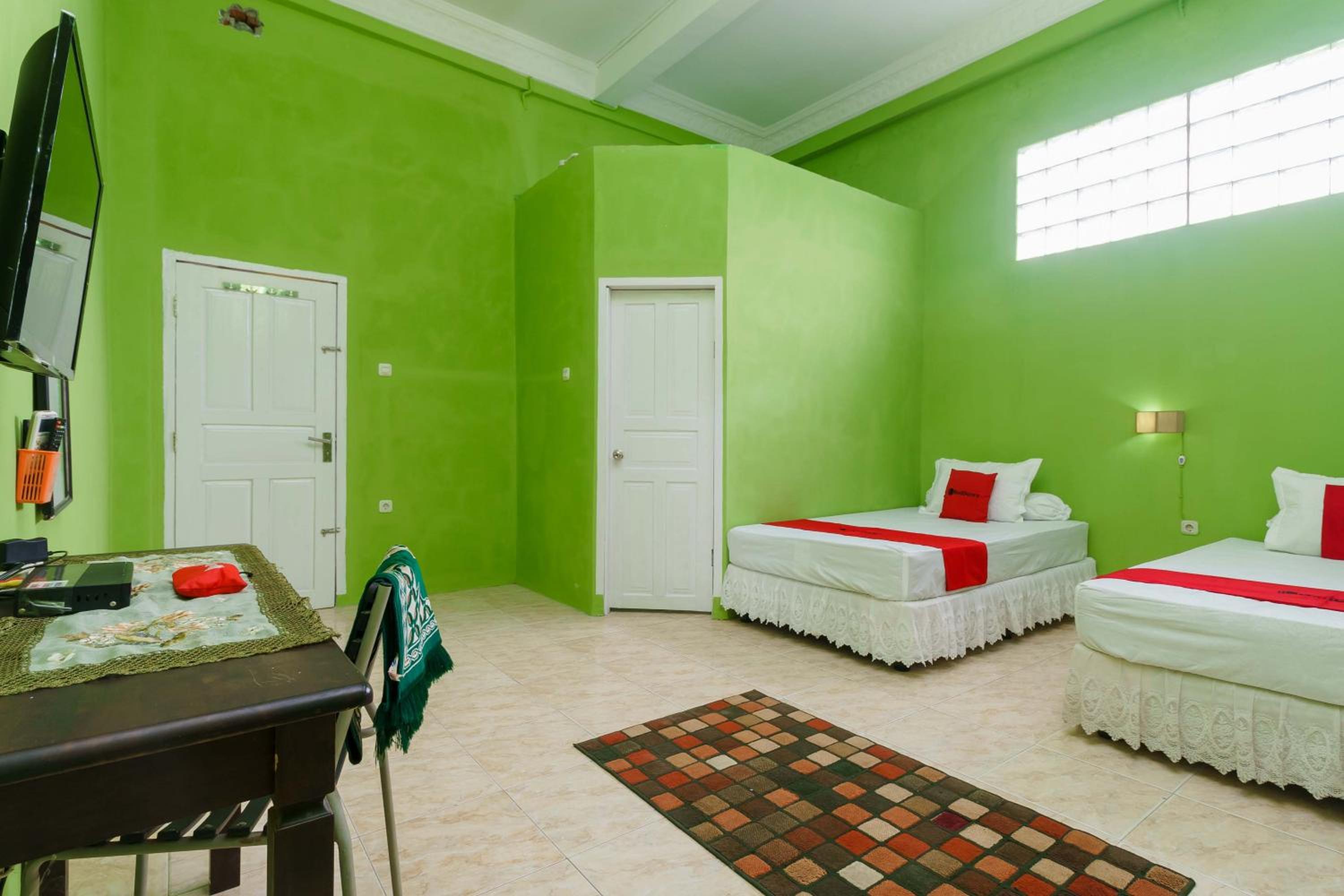 Twin Room - Photo 2