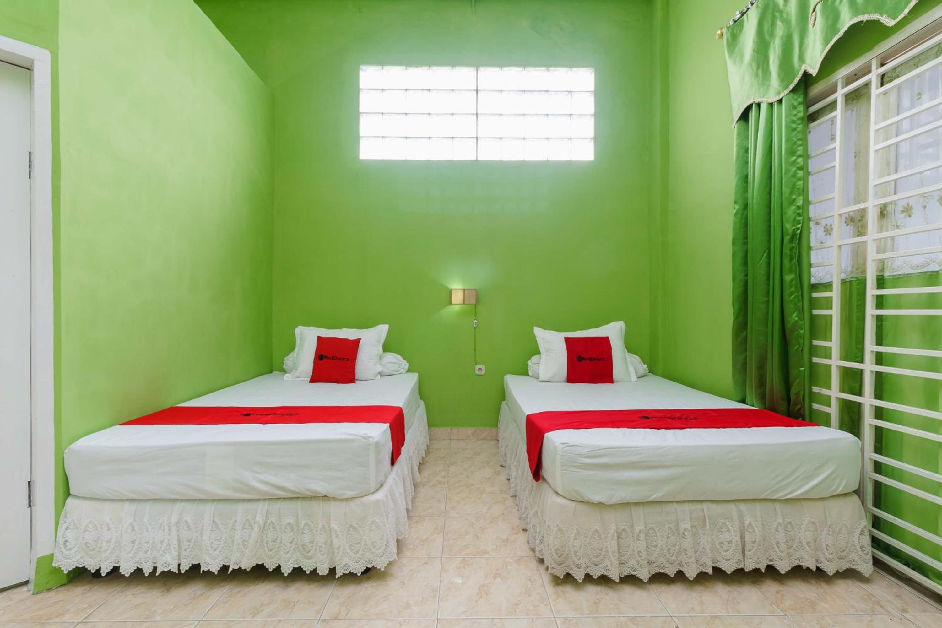 Twin Room - Photo 1