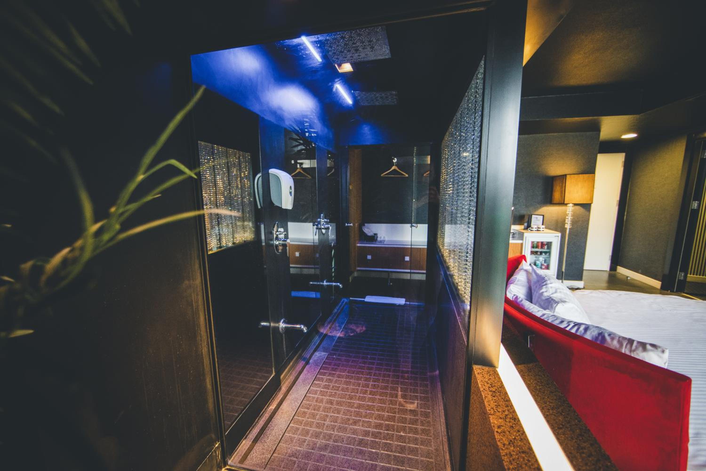 Premium Double Room - Photo 18