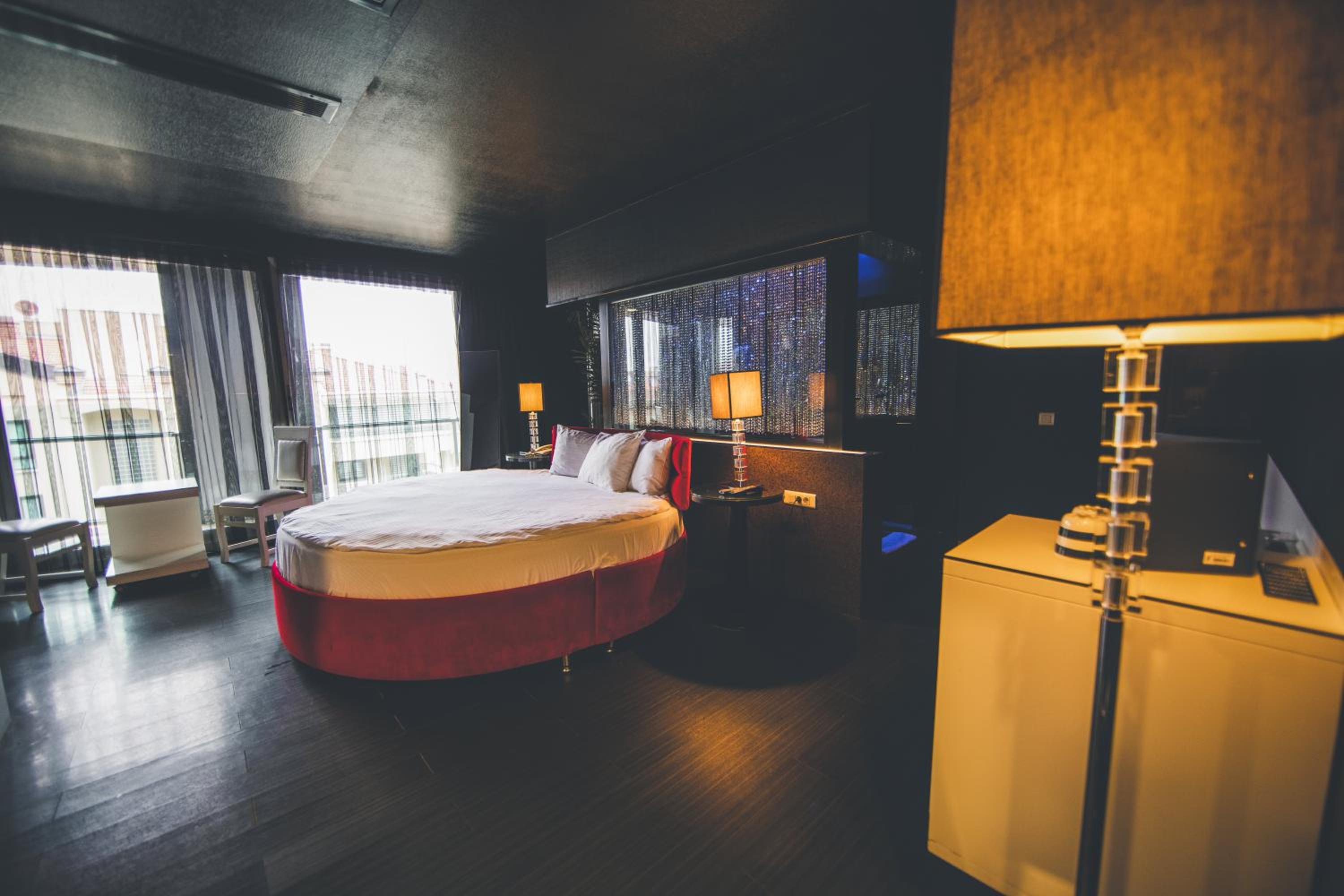 Premium Double Room - Photo 16